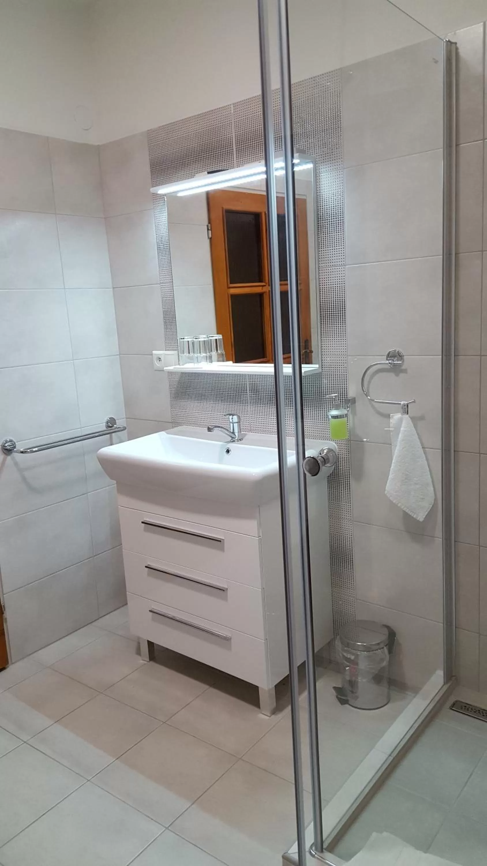 Bathroom in garni Hotel S.O.G.* * *