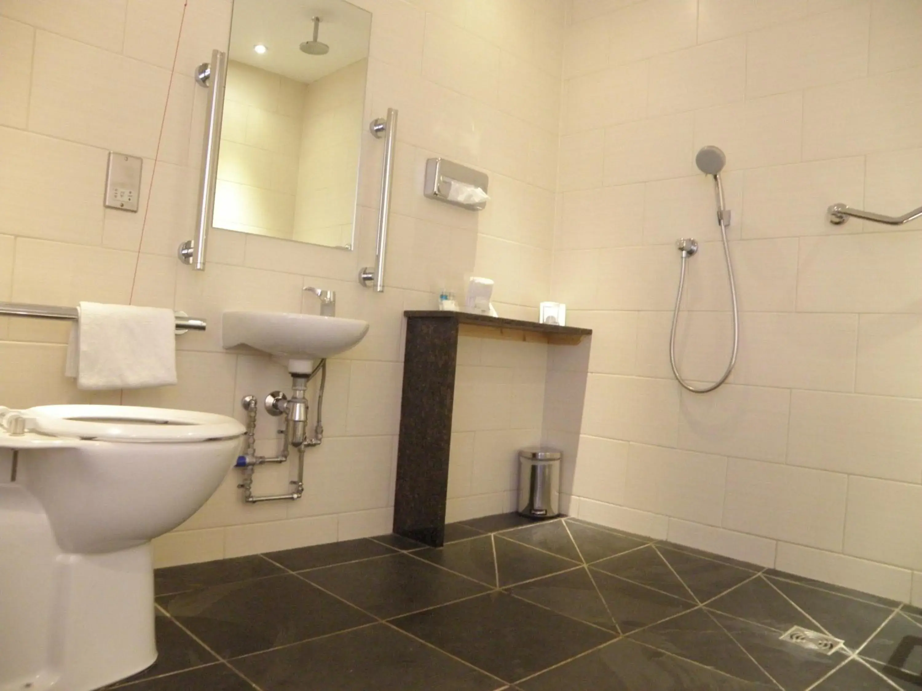 Bathroom in Holiday Inn Darlington-A1 Scotch Corner, an IHG Hotel
