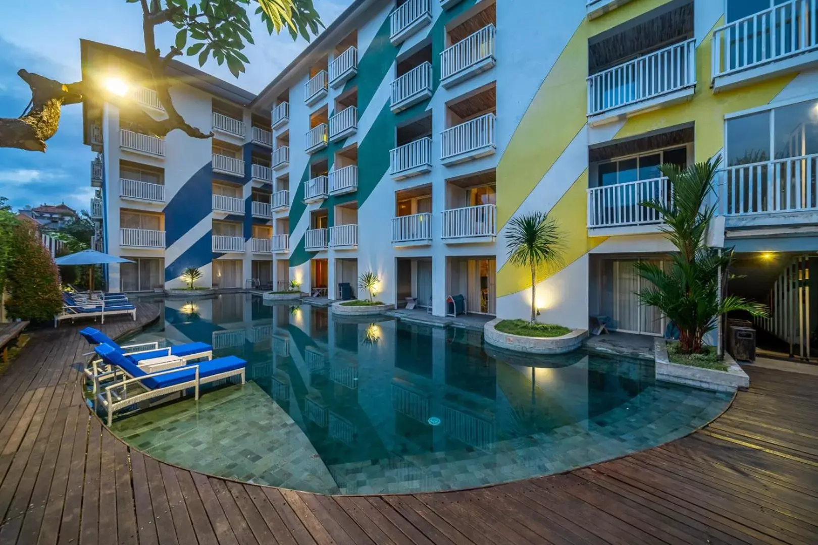 Swimming Pool in Bliss Surfer Legian