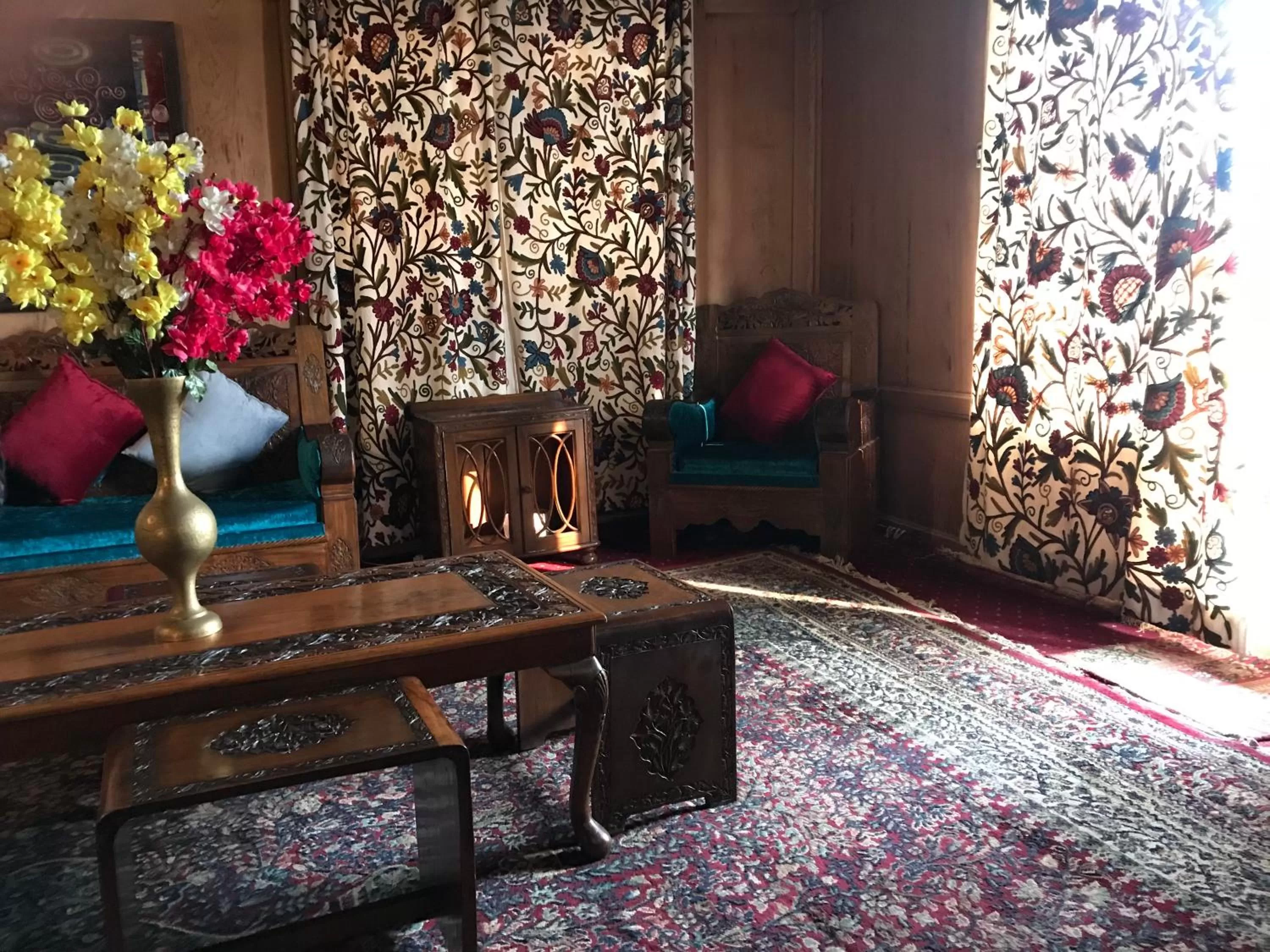 Coffee/tea facilities in Nazneen Group Of Houseboats