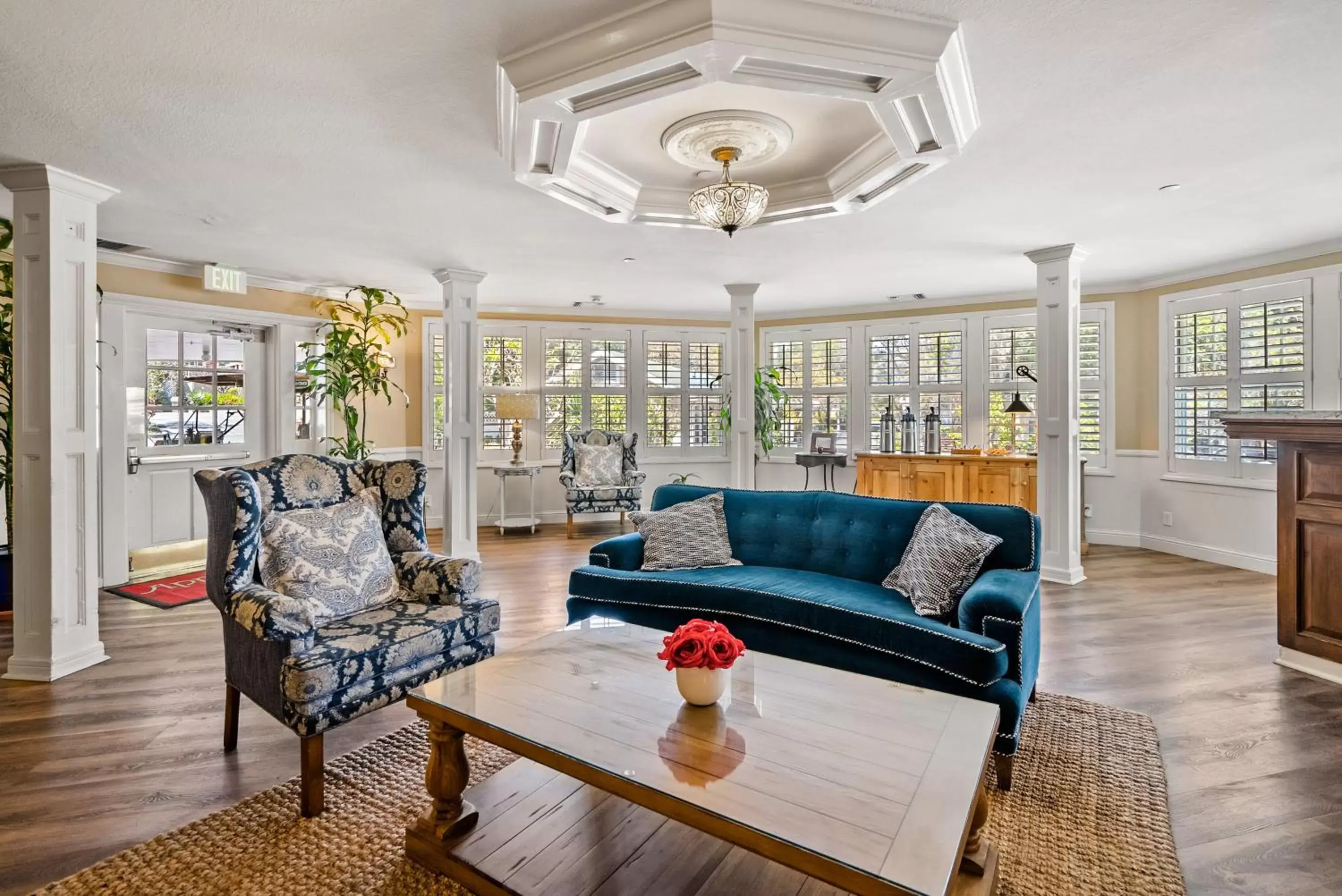 Lobby or reception, Seating Area in Apple Farm Inn