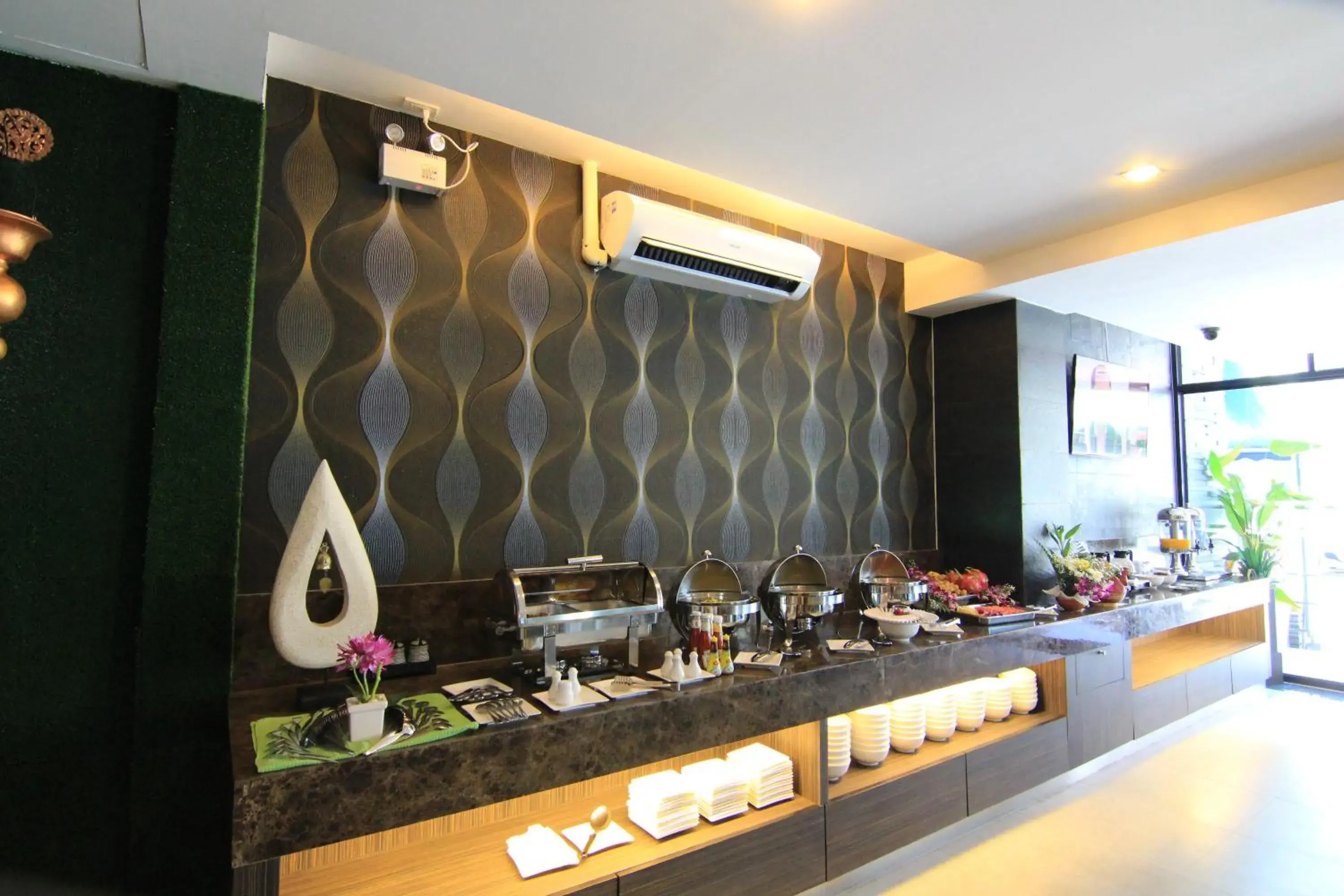 Restaurant/places to eat in Inn Residence Serviced Suites - SHA Extra Plus Restaurant/places to eat in Inn Residence Serviced Suites - SHA Extra Plus