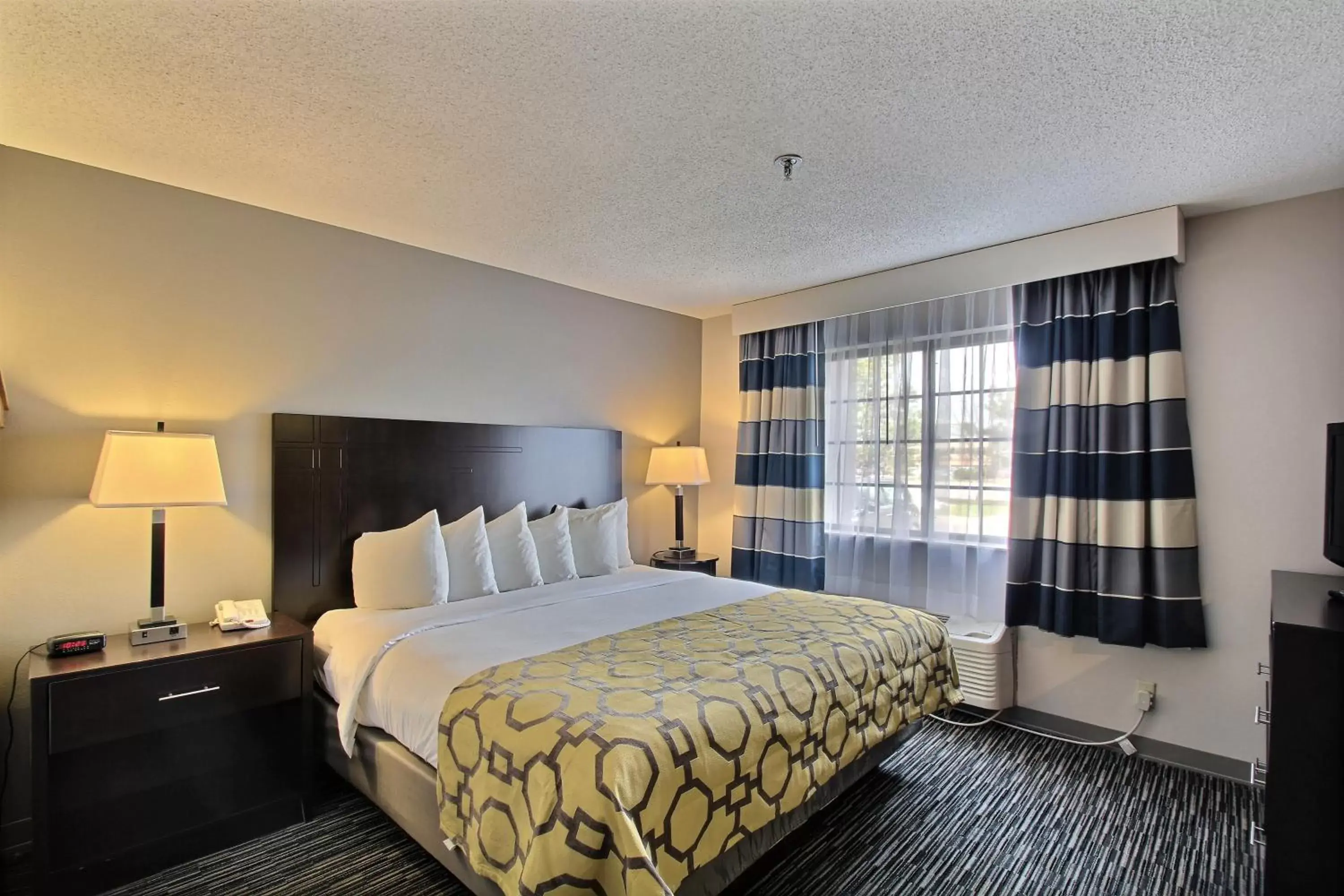 Bed in Baymont by Wyndham Madison West/Middleton WI West Bed in Baymont by Wyndham Madison West/Middleton WI West