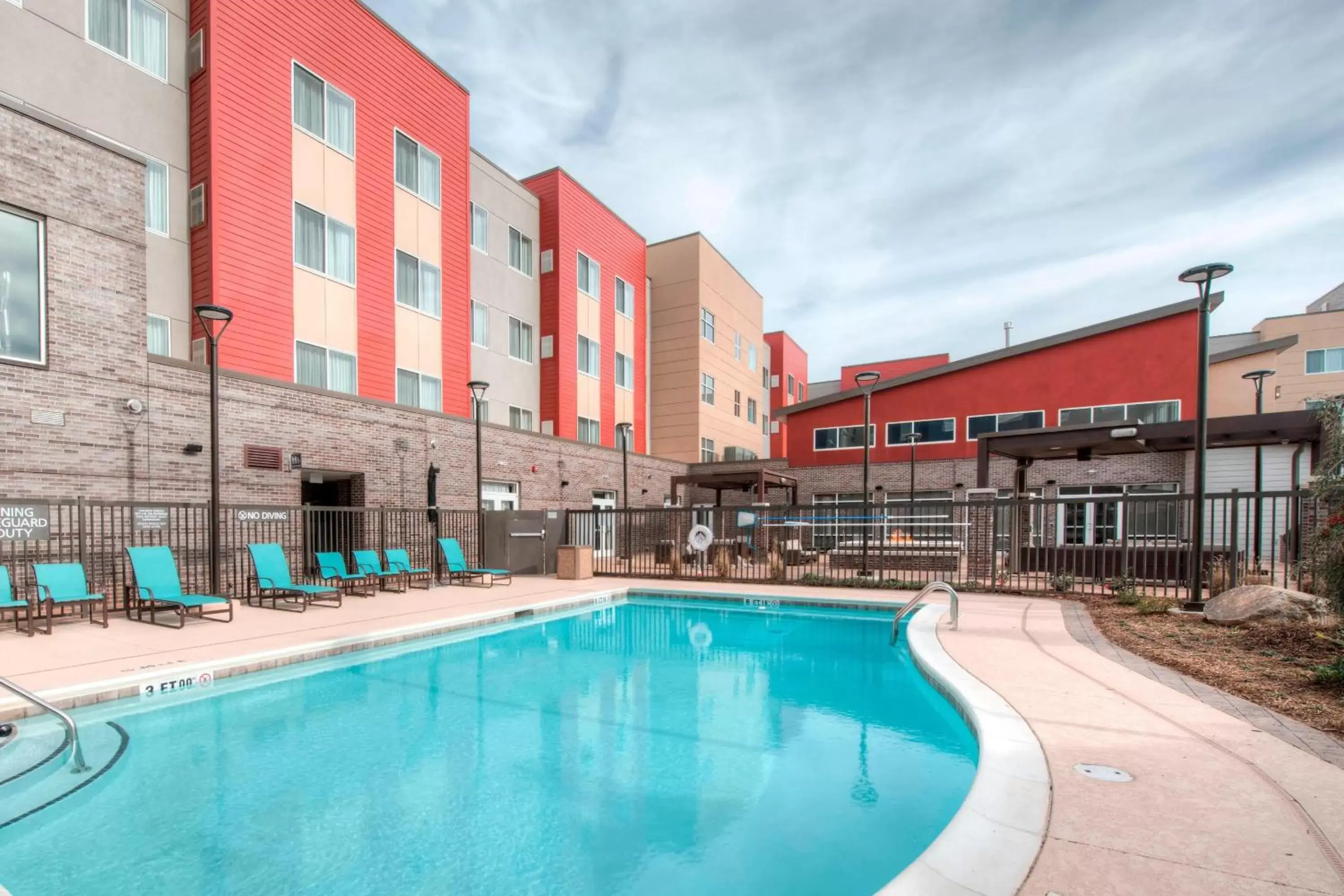 Swimming Pool in Fairfield Inn & Suites by Marriott Charlotte Airport