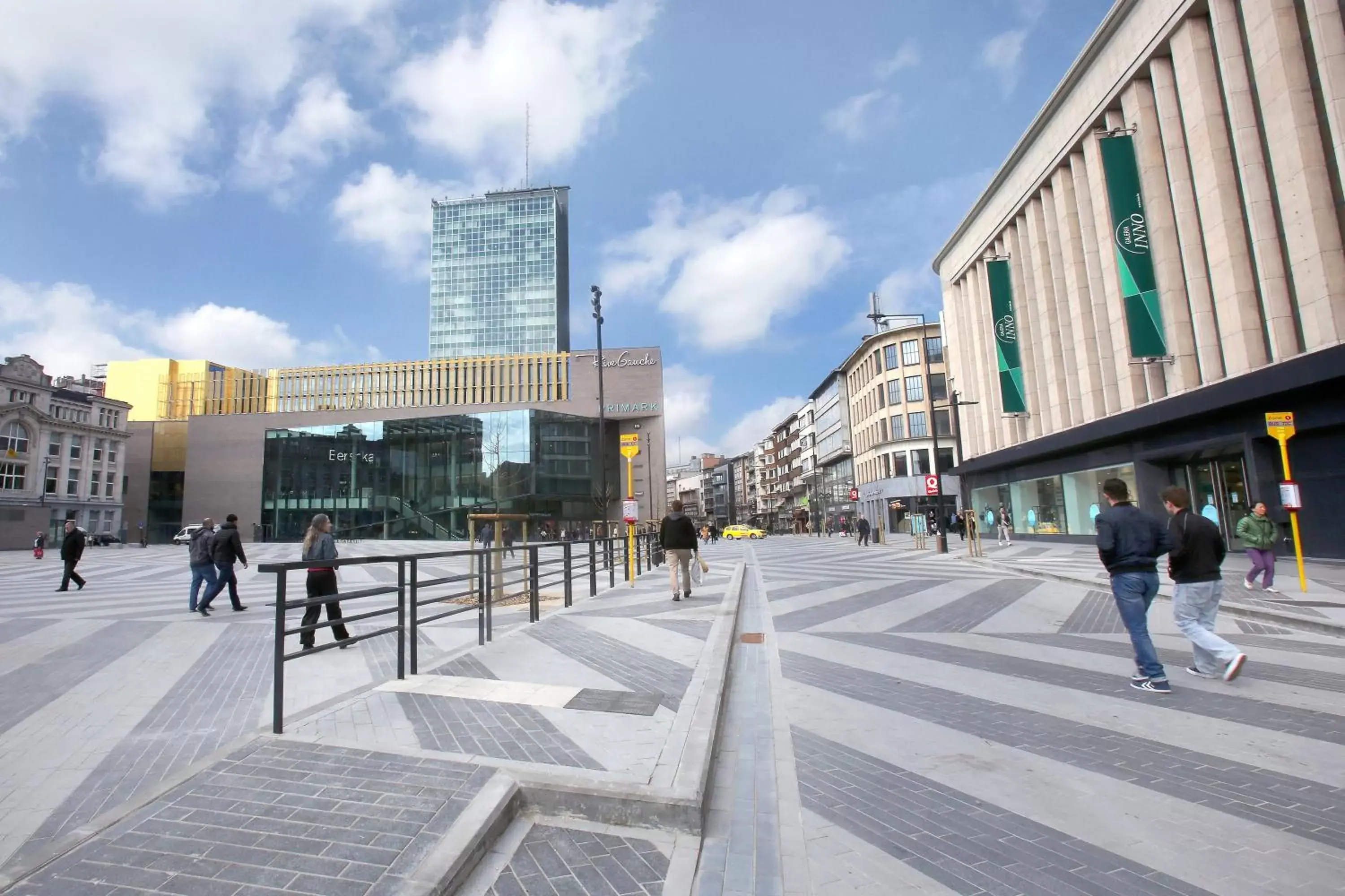 Shopping Area in ibis Charleroi Centre Gare