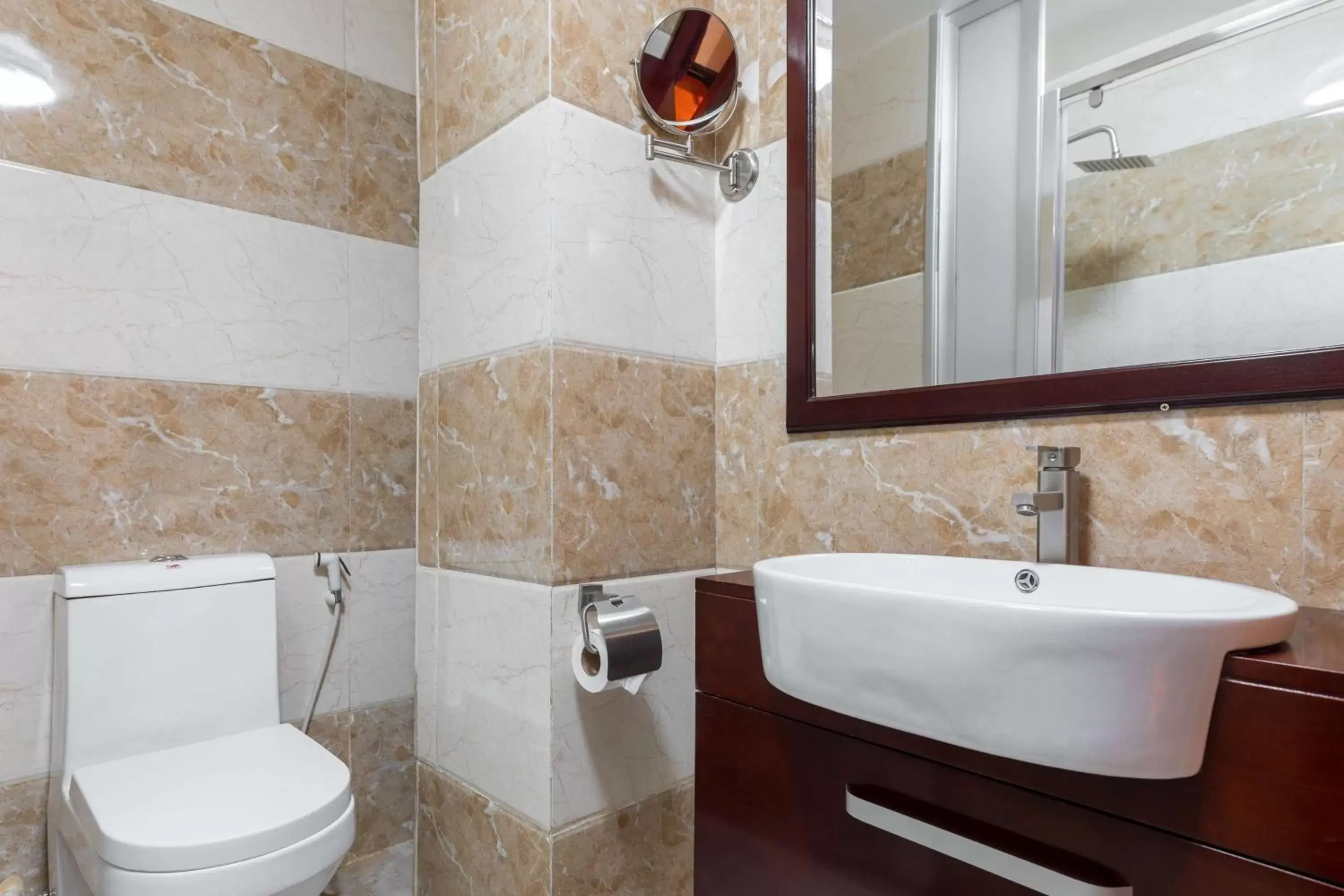 Bathroom in Best Western Plus Pearl Addis