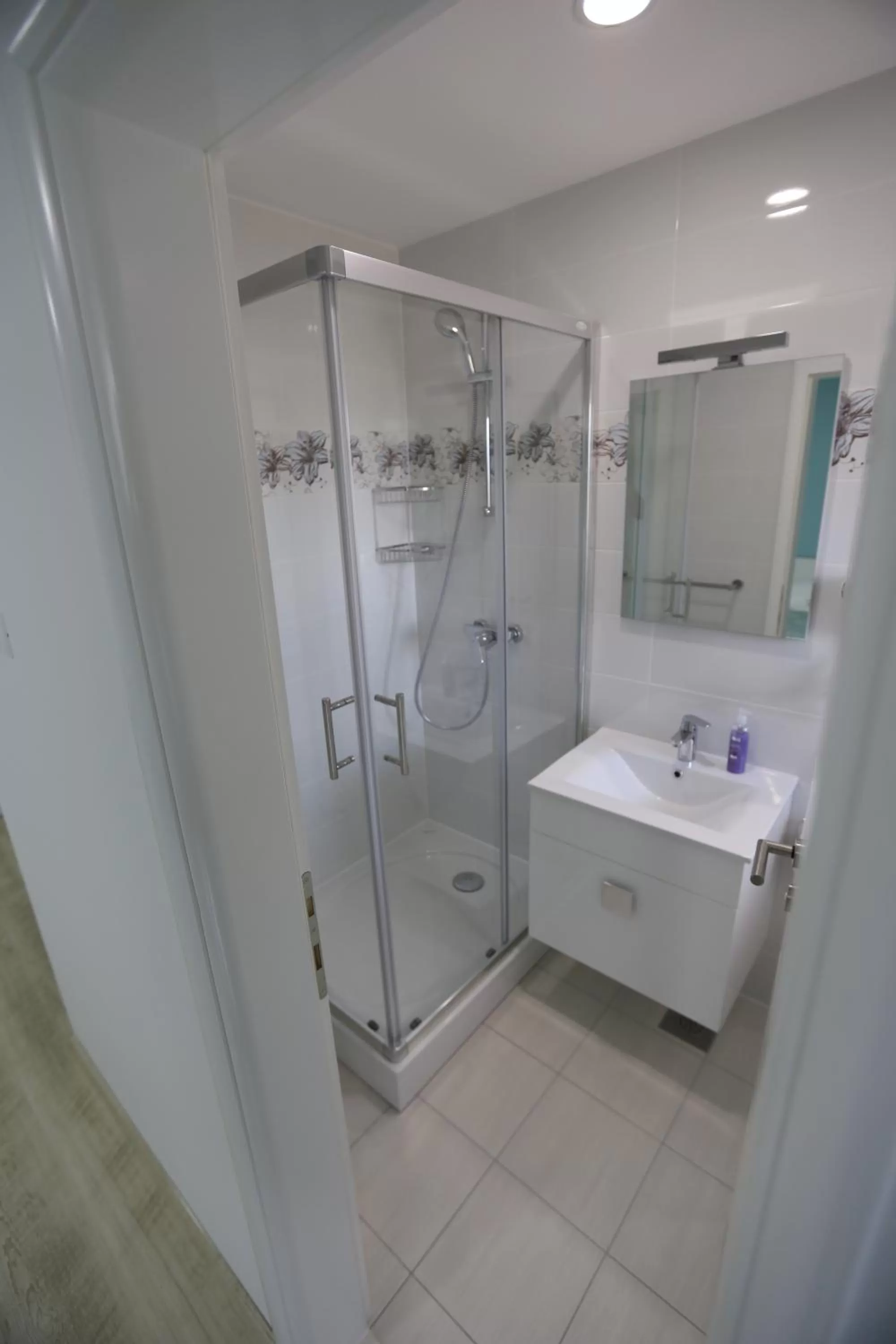 Toilet in Villa Flowers