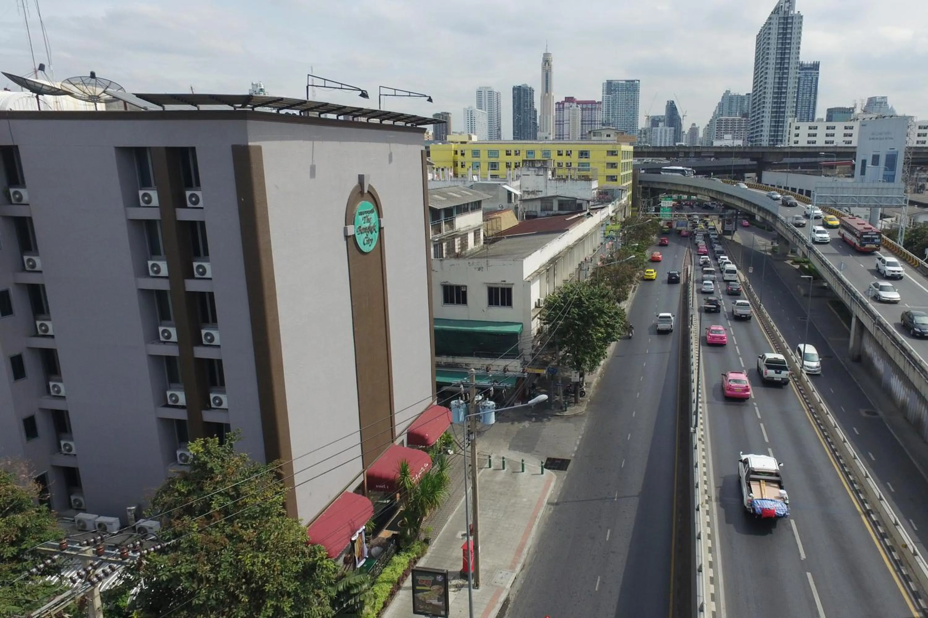 Property building in Bangkok City Suite