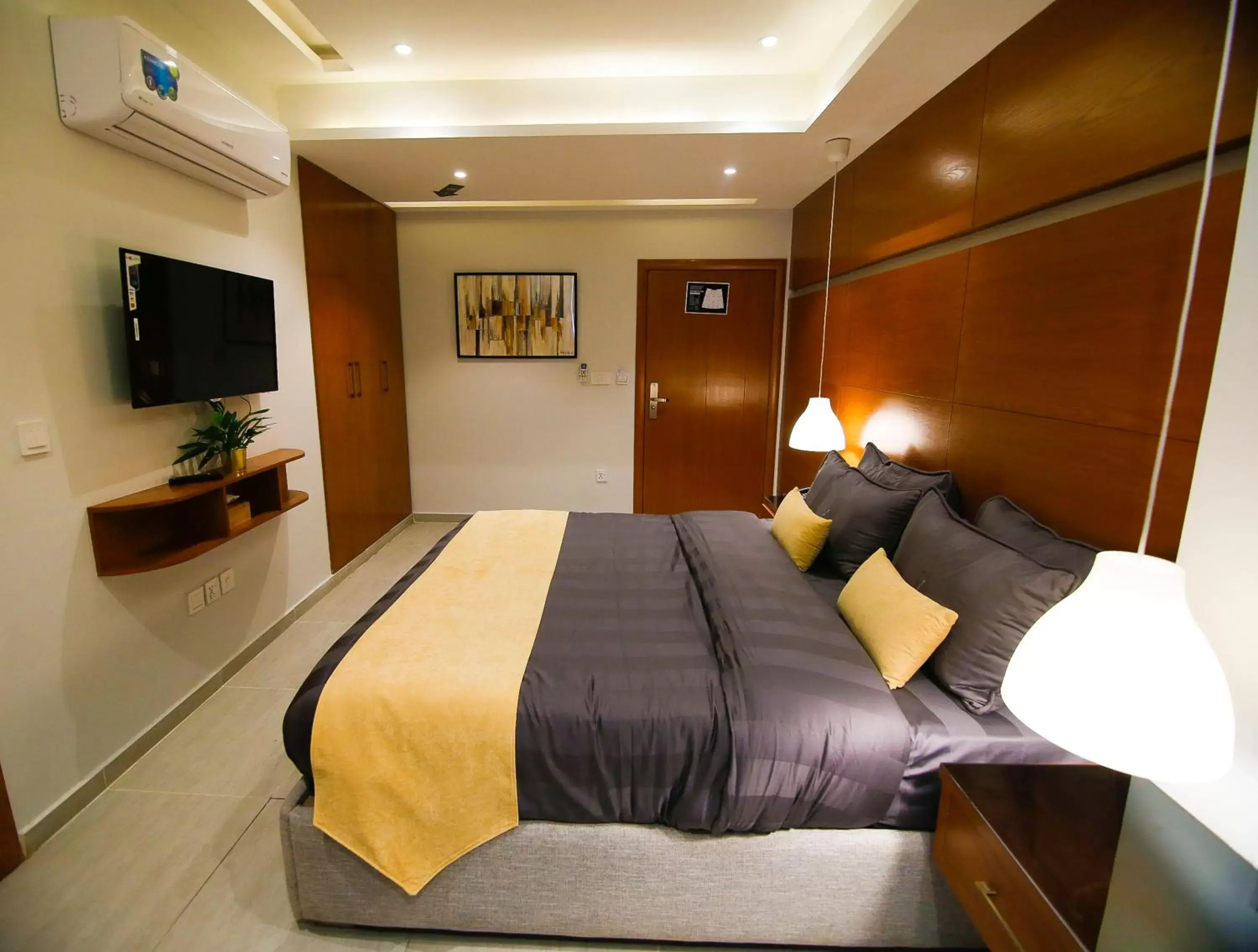 wardrobe, Bed in Space Express wardrobe, Bed in Space Express