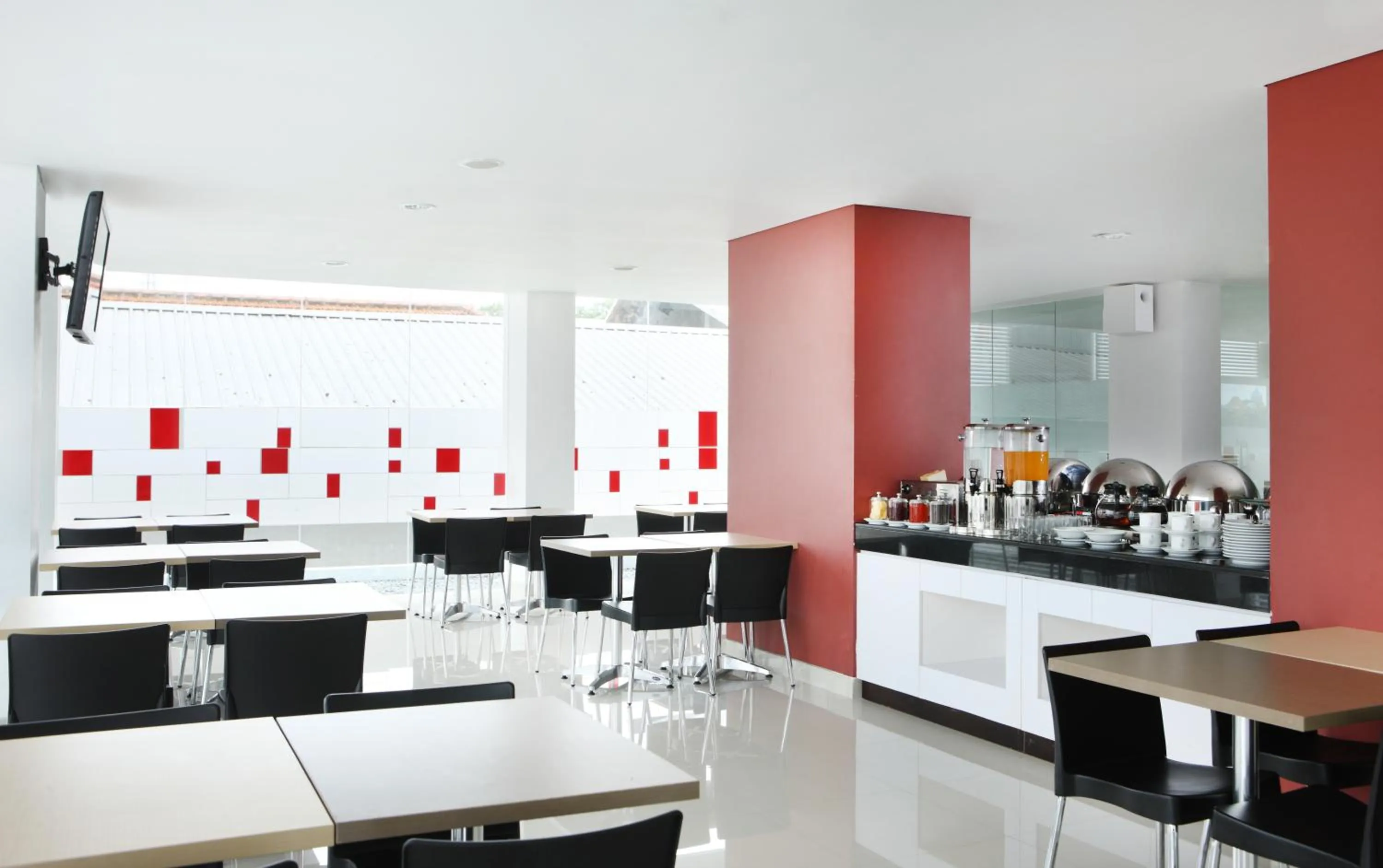 Restaurant/places to eat in Amaris Hotel Malang