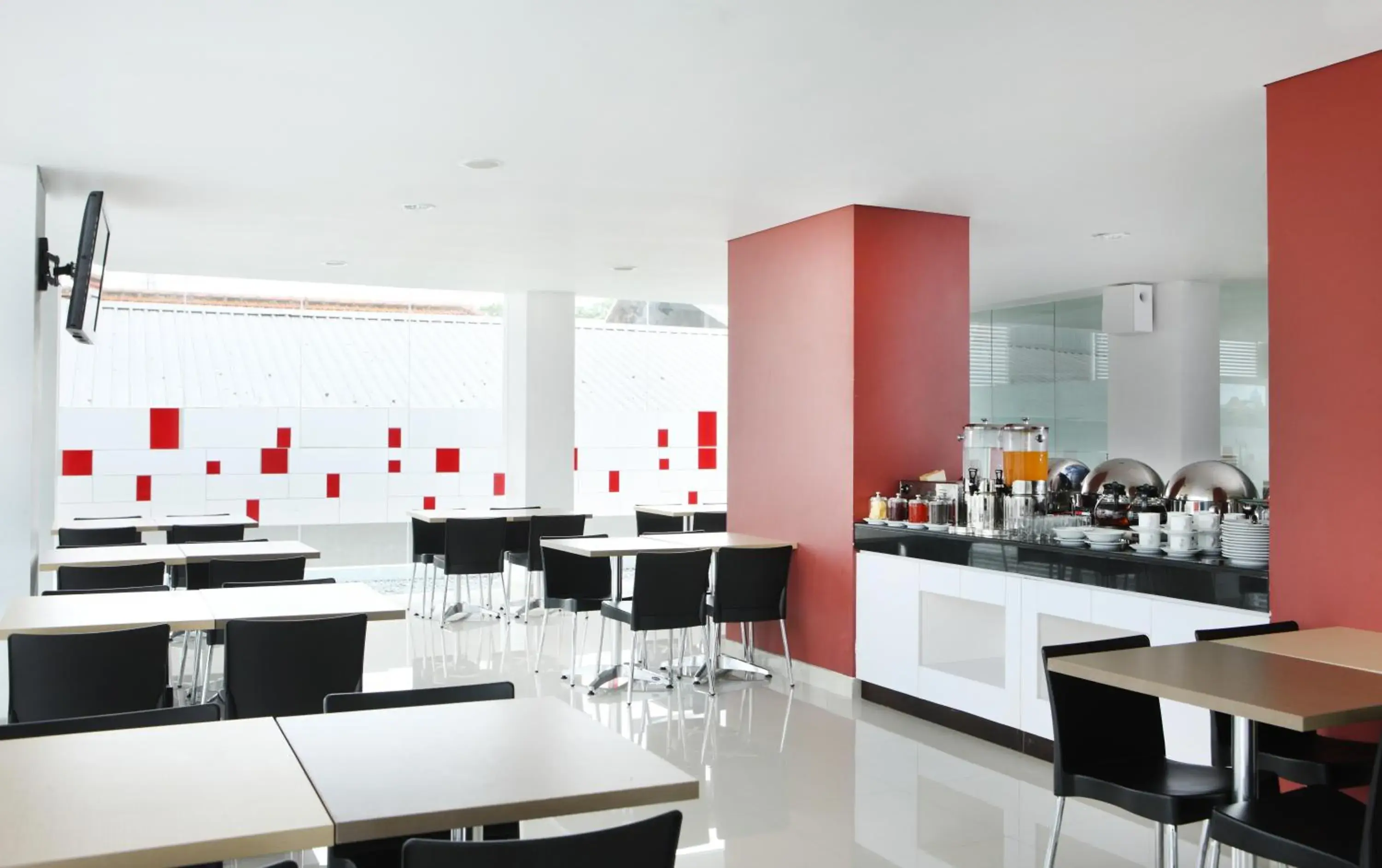 Restaurant/Places to Eat in Amaris Hotel Malang