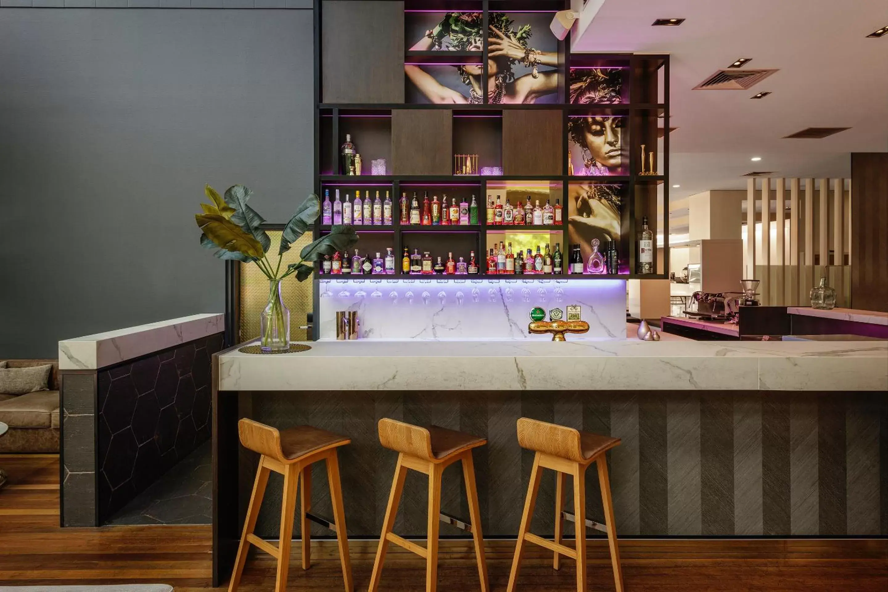 Lounge or bar in Amora Hotel Brisbane