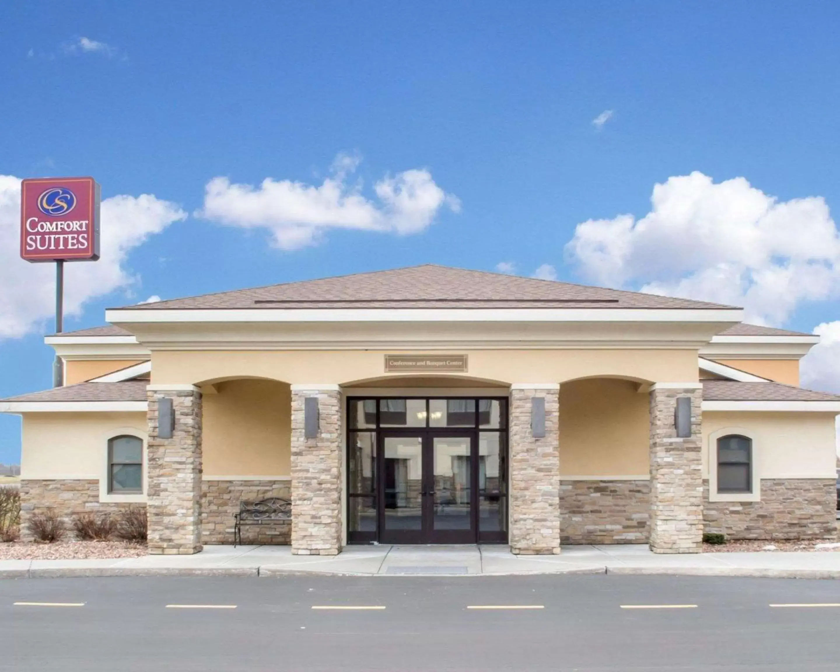 Property building in Comfort Suites Cicero - Syracuse North