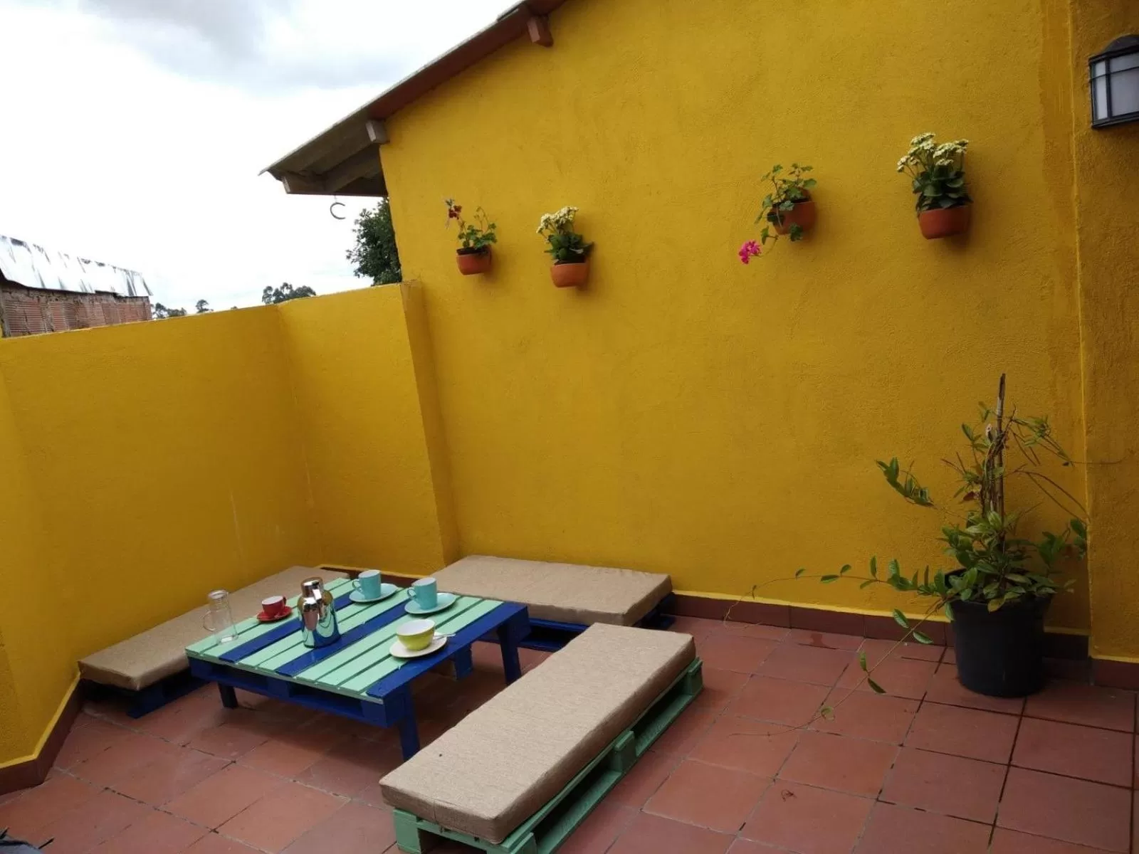 Property building in Hotel La Caracola