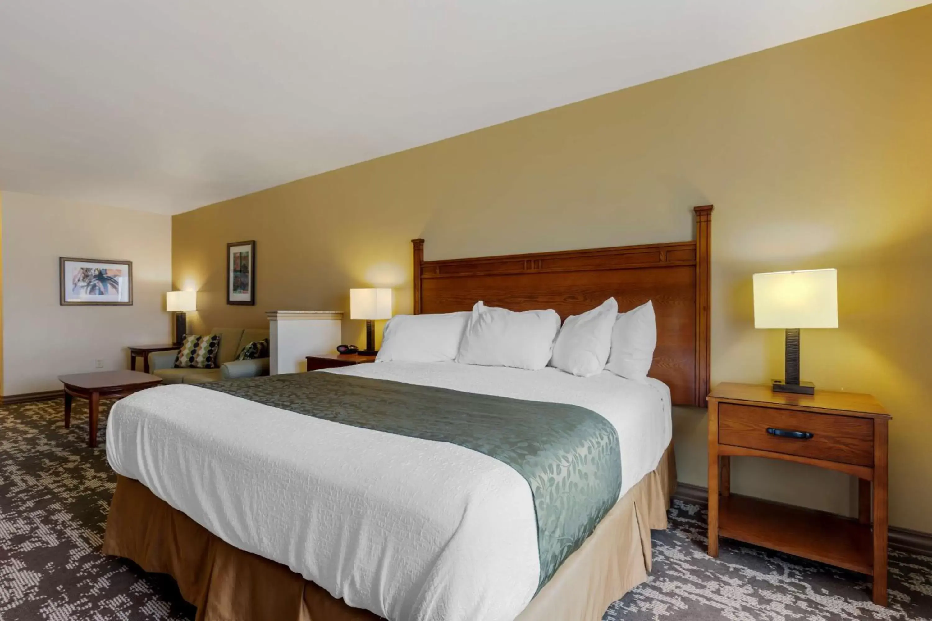 Bedroom, Bed in Best Western Plus Red River Inn Bedroom, Bed in Best Western Plus Red River Inn
