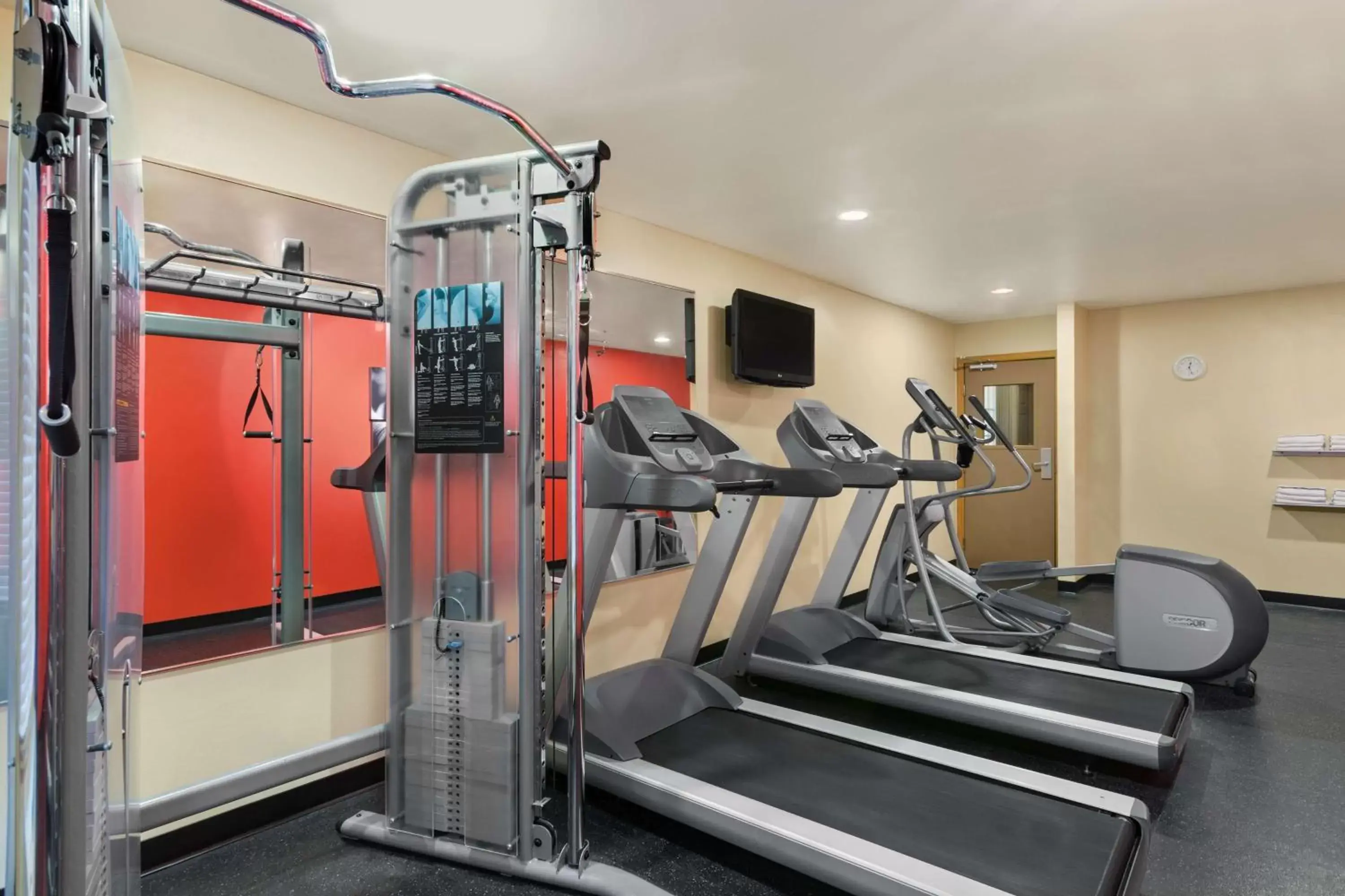 Activities, Fitness Center/Facilities in Country Inn & Suites by Radisson, Holland, MI