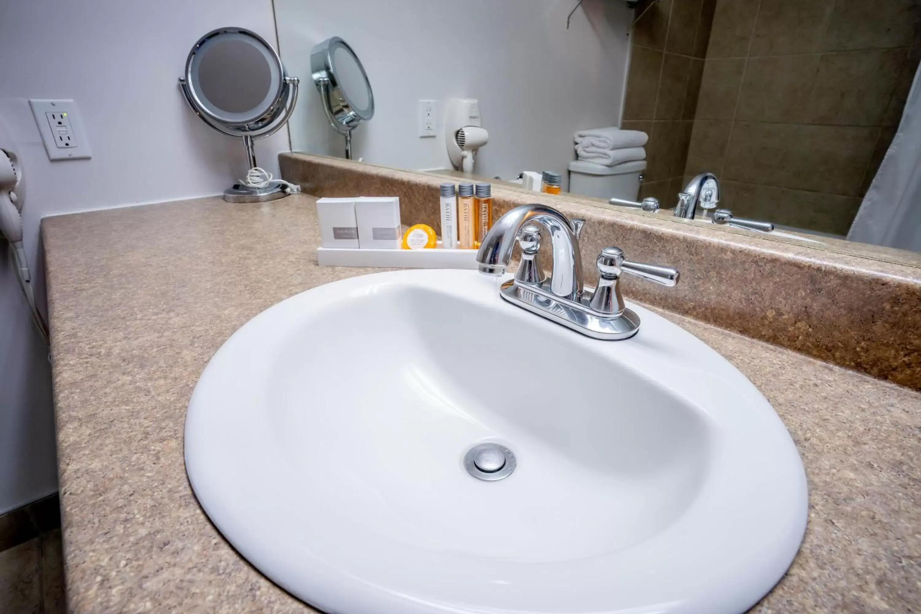 Bathroom in Hôtel Chéribourg