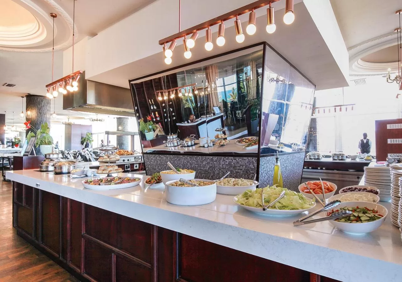 Restaurant/places to eat in Blue Waters Hotel