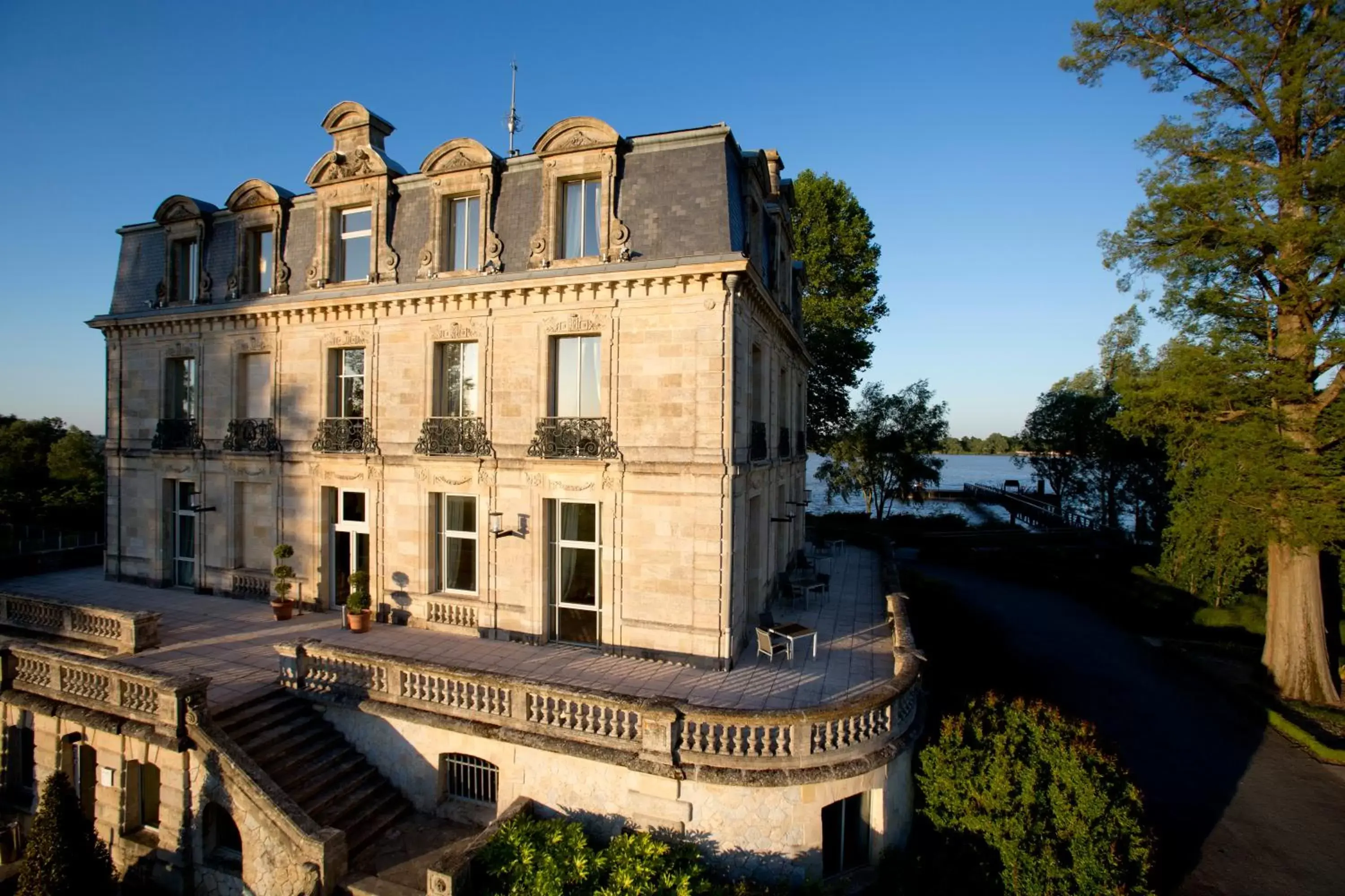 Facade/entrance, Property Building in Château Grattequina Hôtel