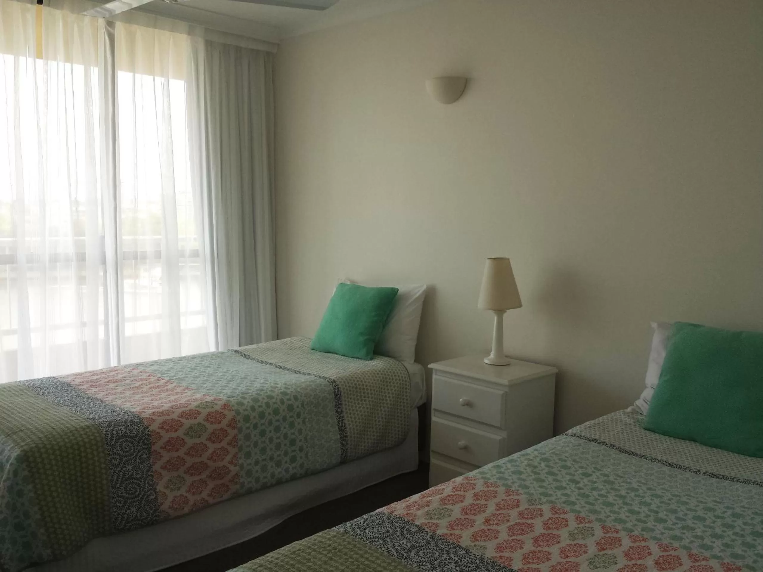 Bed in Kirribilli Apartments