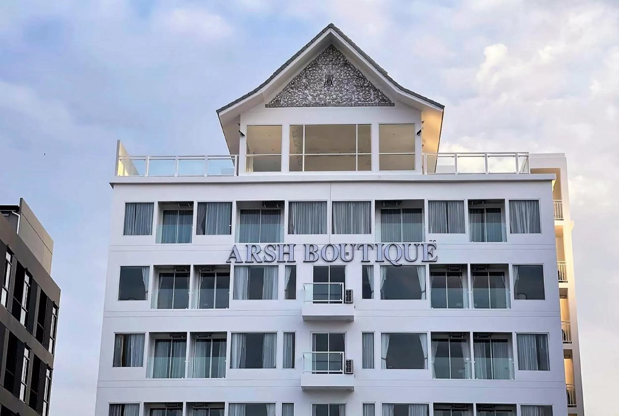 Property building in Arsh Boutique Hotel