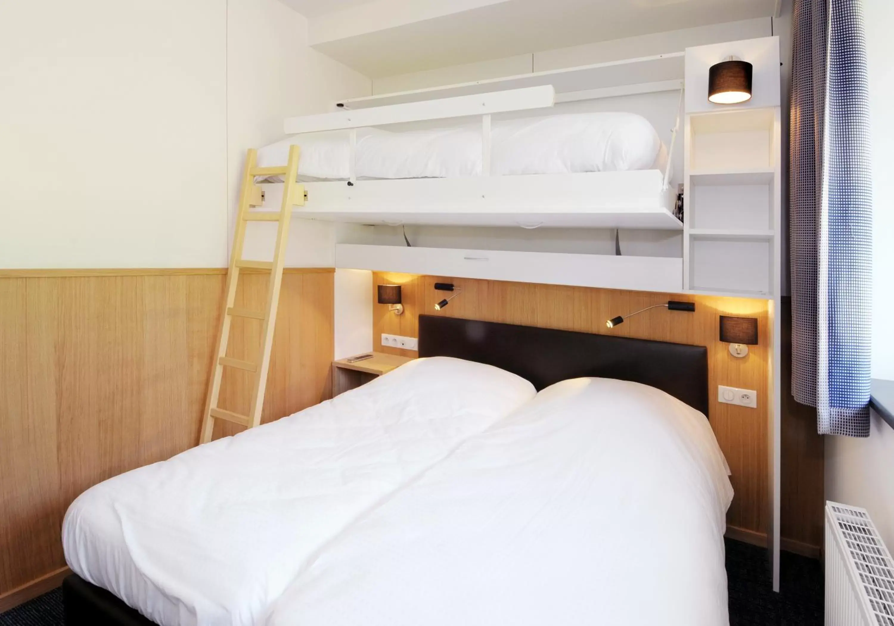 Familiy Triple Room in Domaine de Vacances Mont-des-Pins Familiy Triple Room in Domaine de Vacances Mont-des-Pins