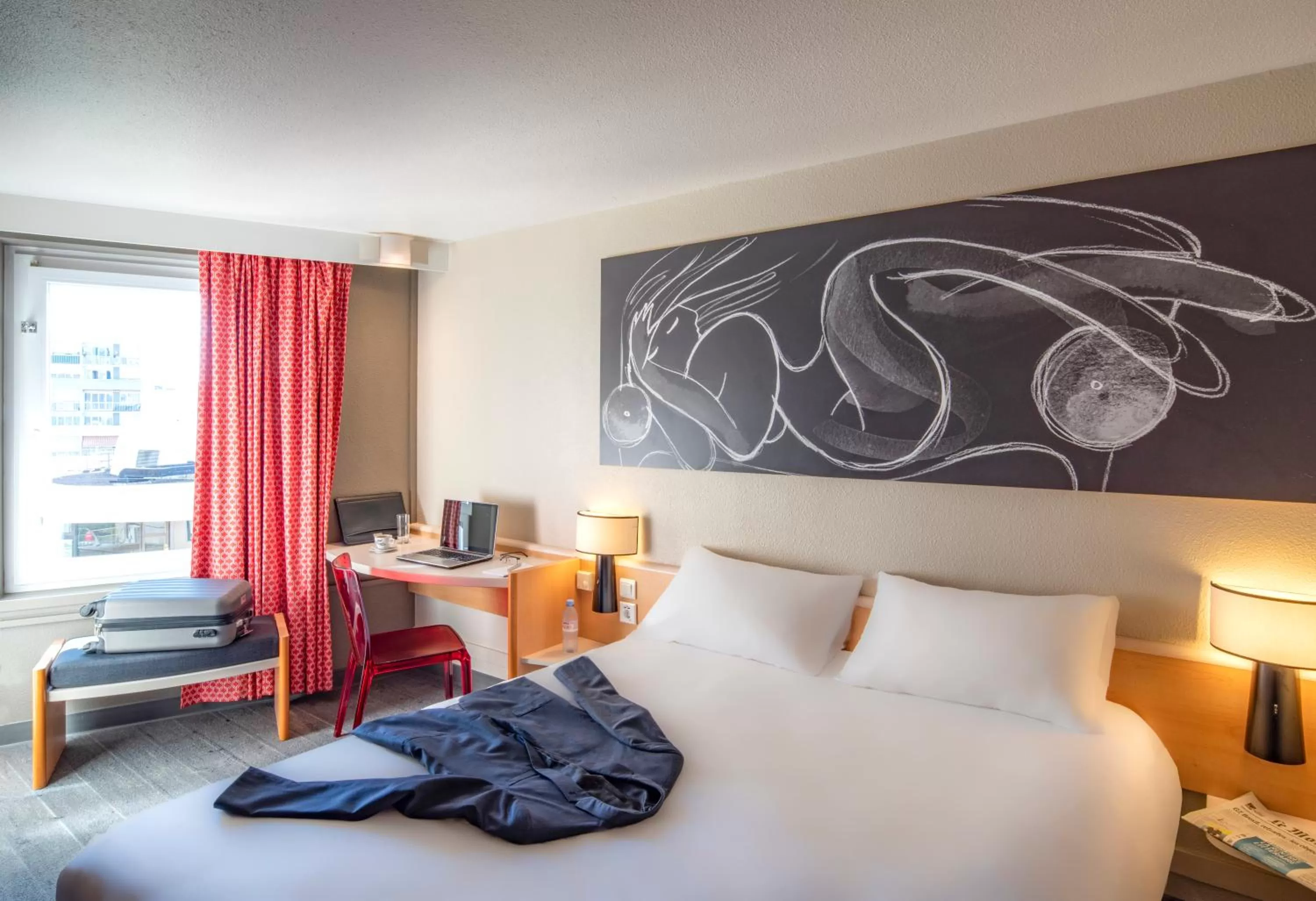 Photo of the whole room, Bed in ibis Tours Centre Gare