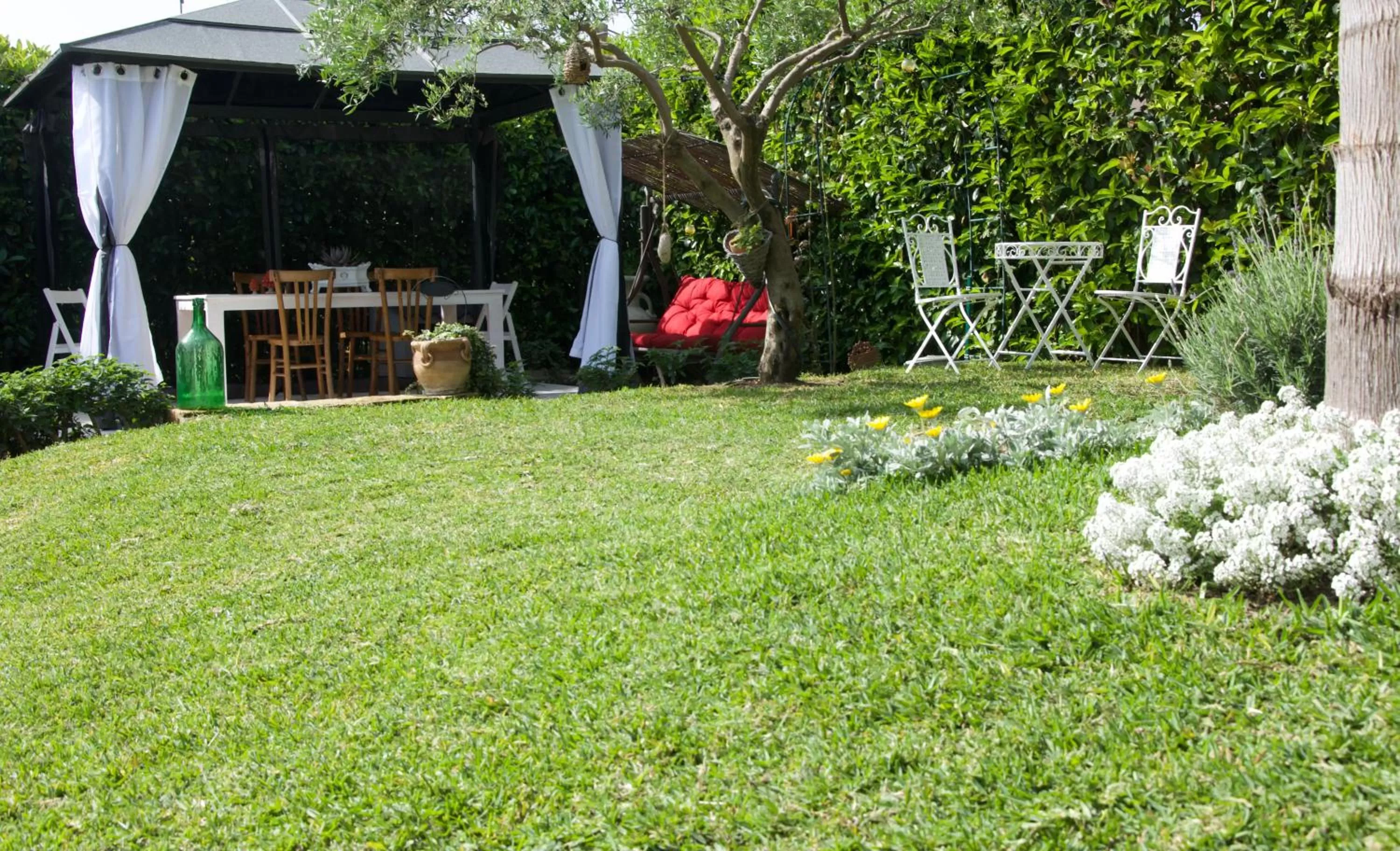 Garden view in Villa Volli Three Rooms