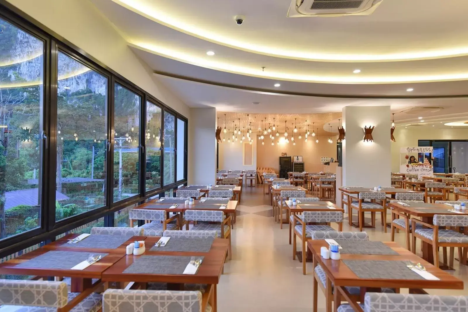 Restaurant/Places to Eat in Sea Seeker Krabi Resort - SHA Extra Plus