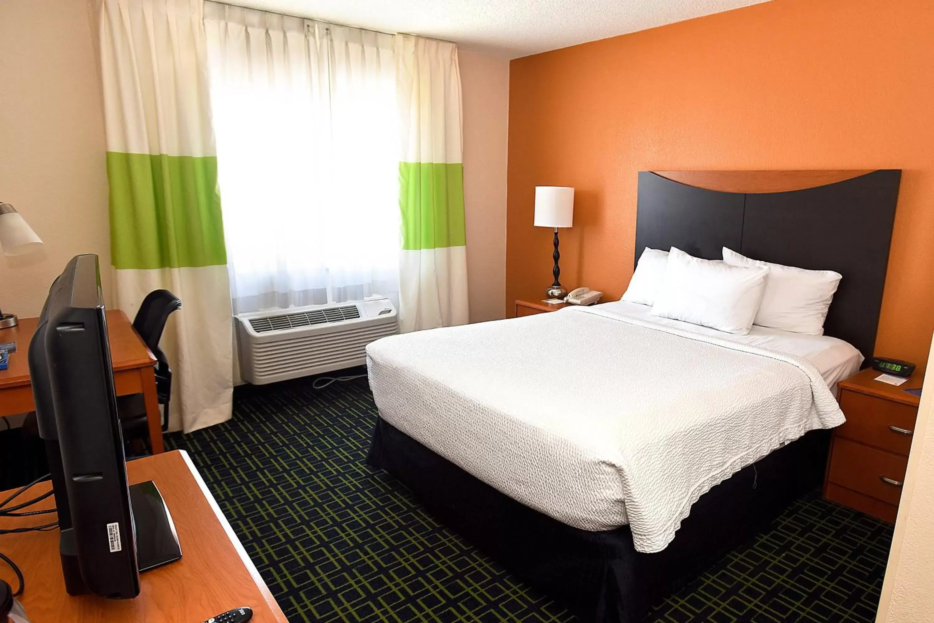 Photo of the whole room, Bed in Fairfield Inn Topeka