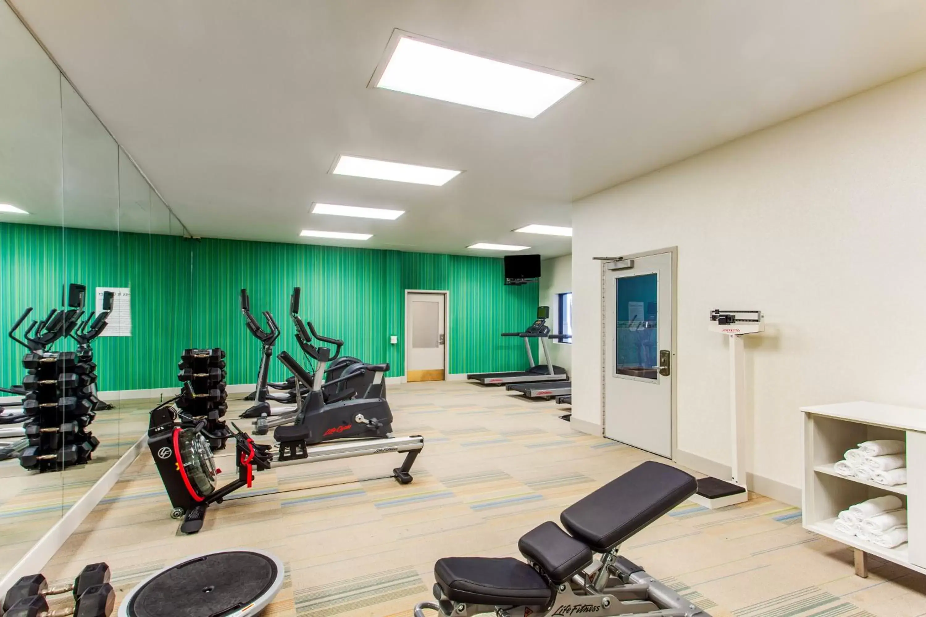 Fitness centre/facilities in Holiday Inn Express Hauppauge-Long Island by IHG Fitness centre/facilities in Holiday Inn Express Hauppauge-Long Island by IHG