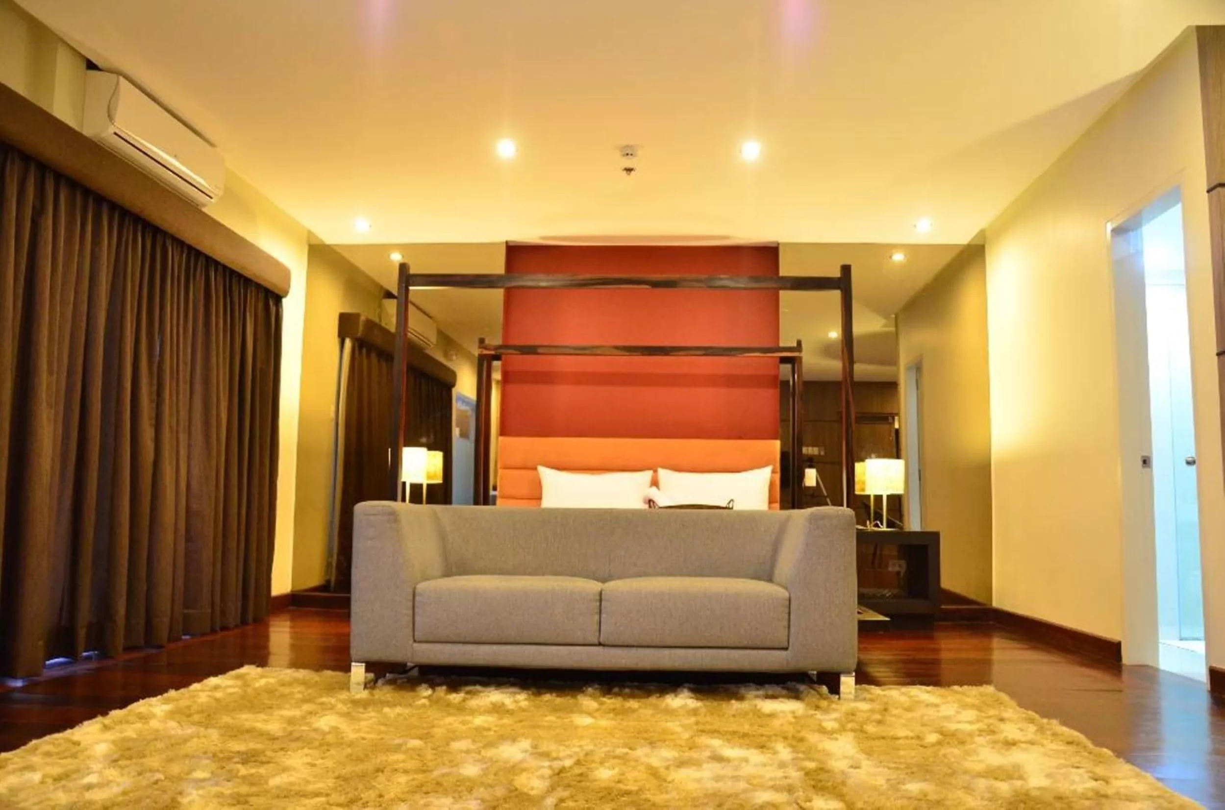 Photo of the whole room in One Manalo Place