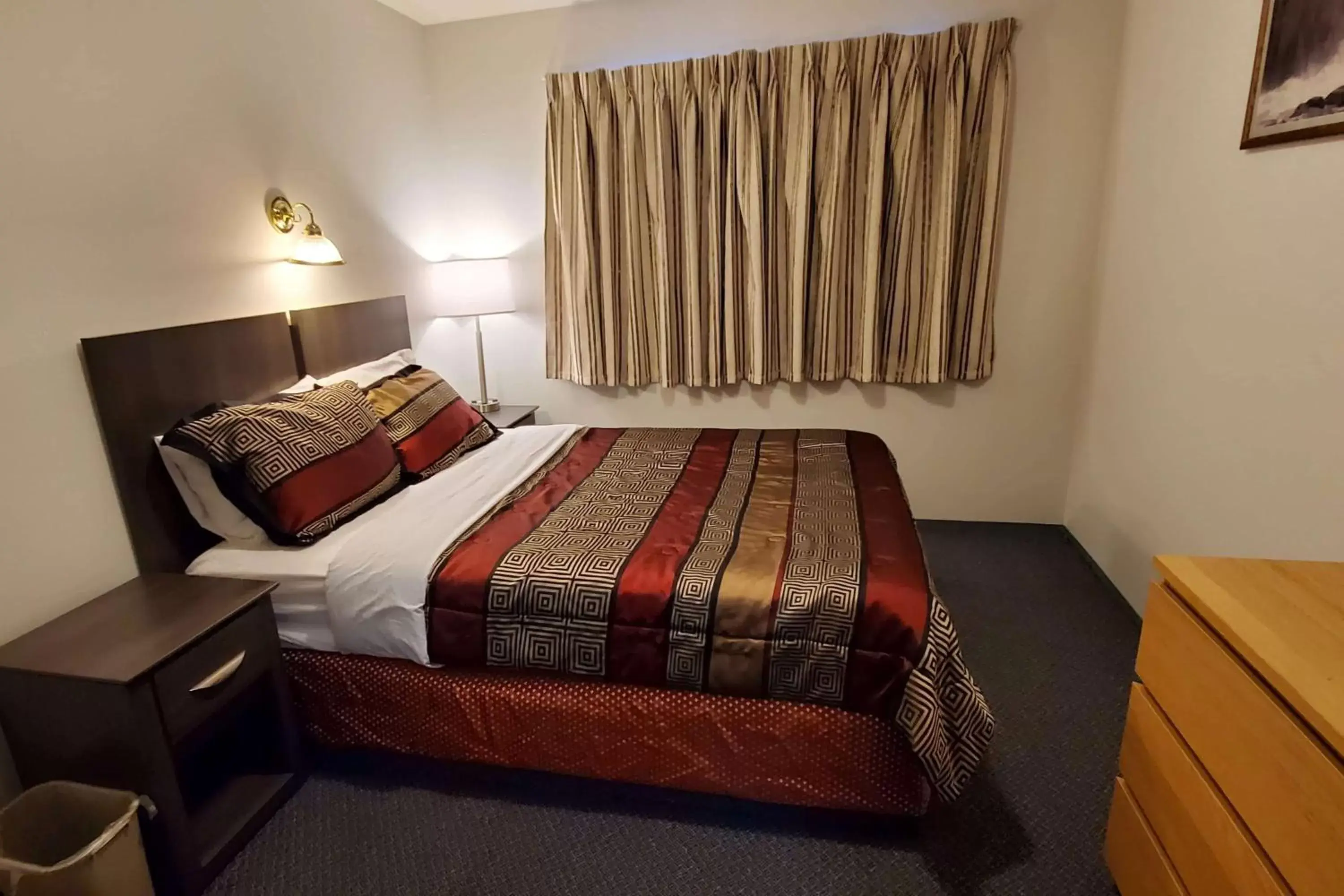 Photo of the whole room, Bed in Travelodge by Wyndham McBride