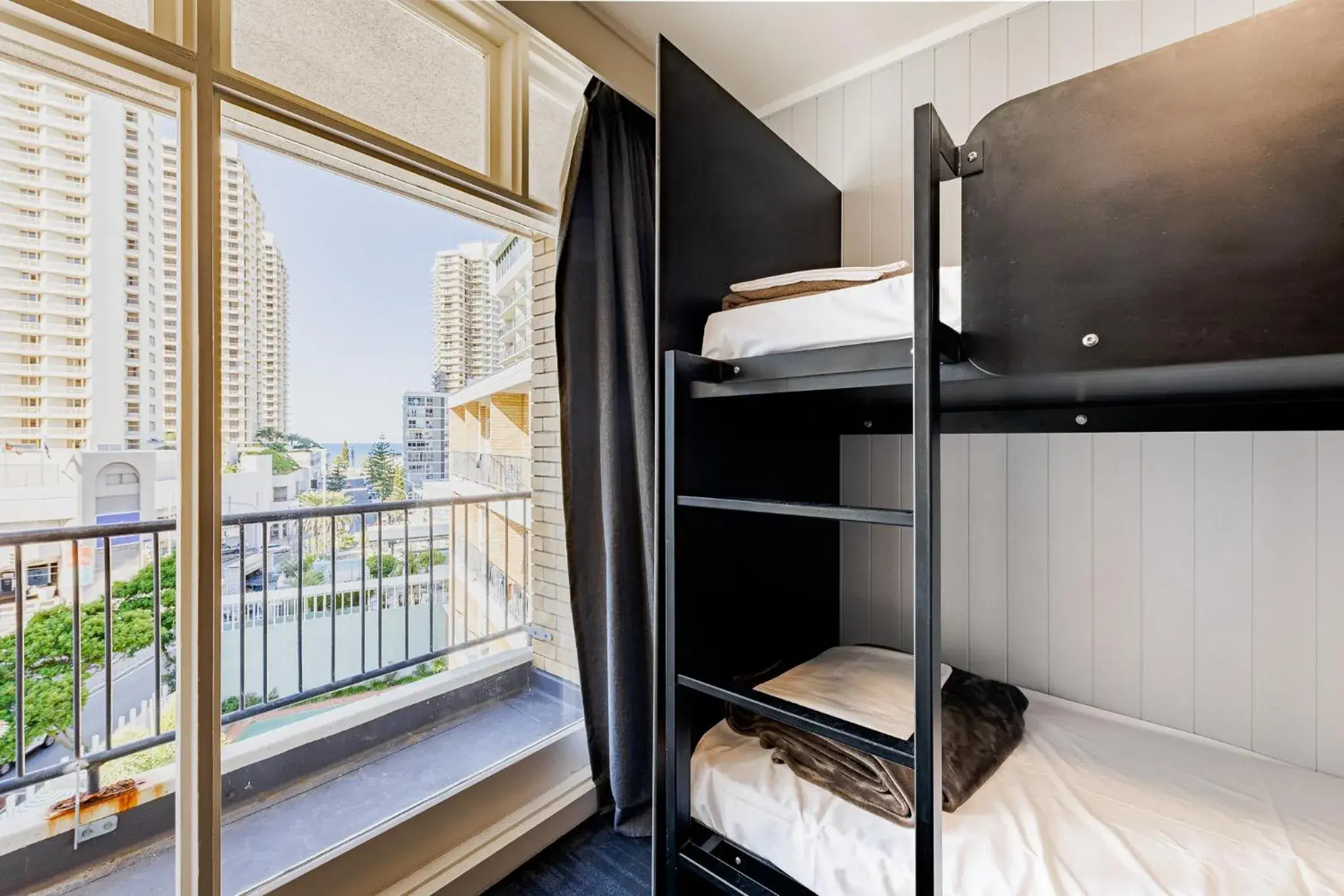 Bed in Bunk Surfers Paradise