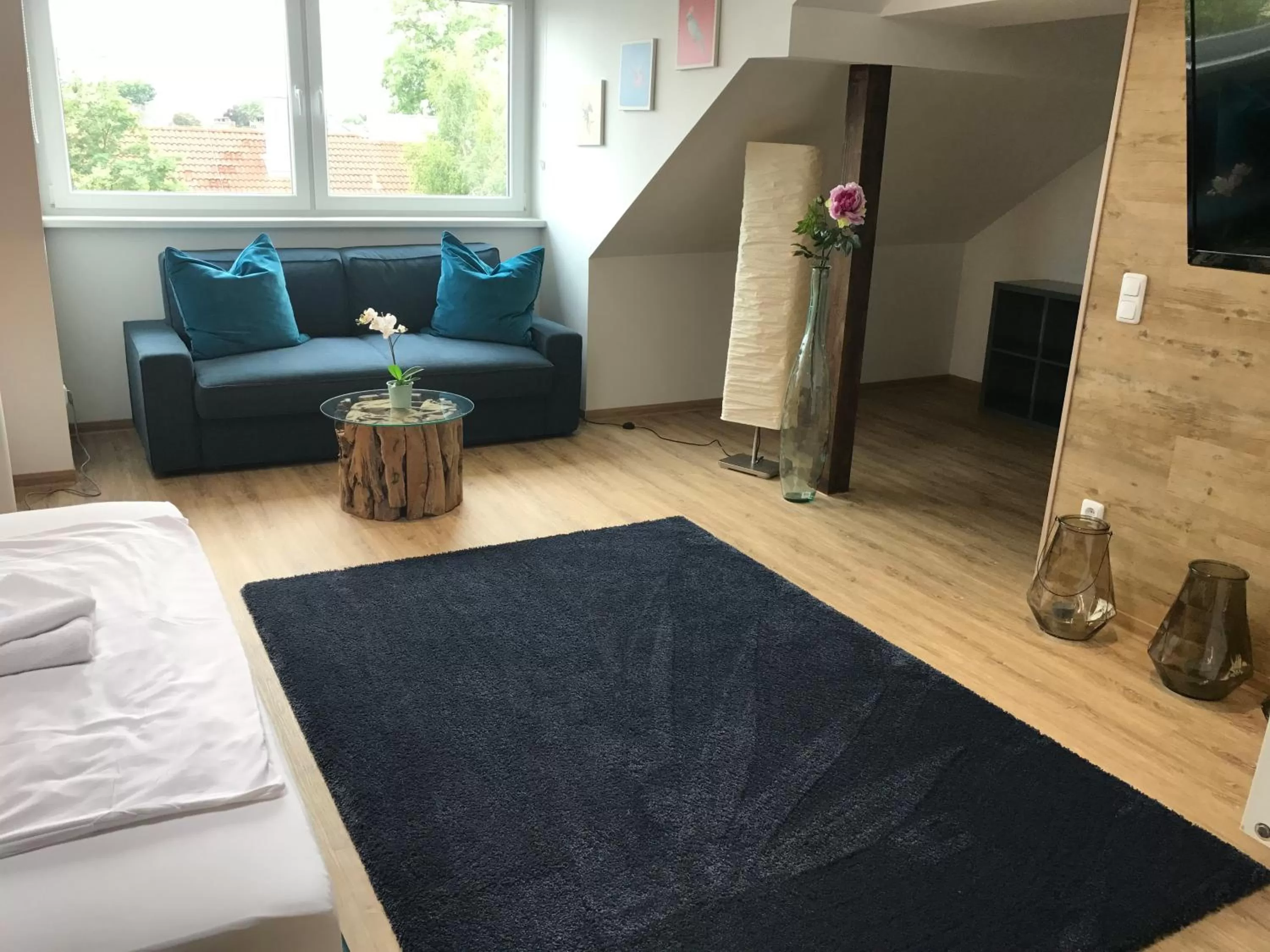 Photo of the whole room, Bed in Hotel Heddernheimer Hof