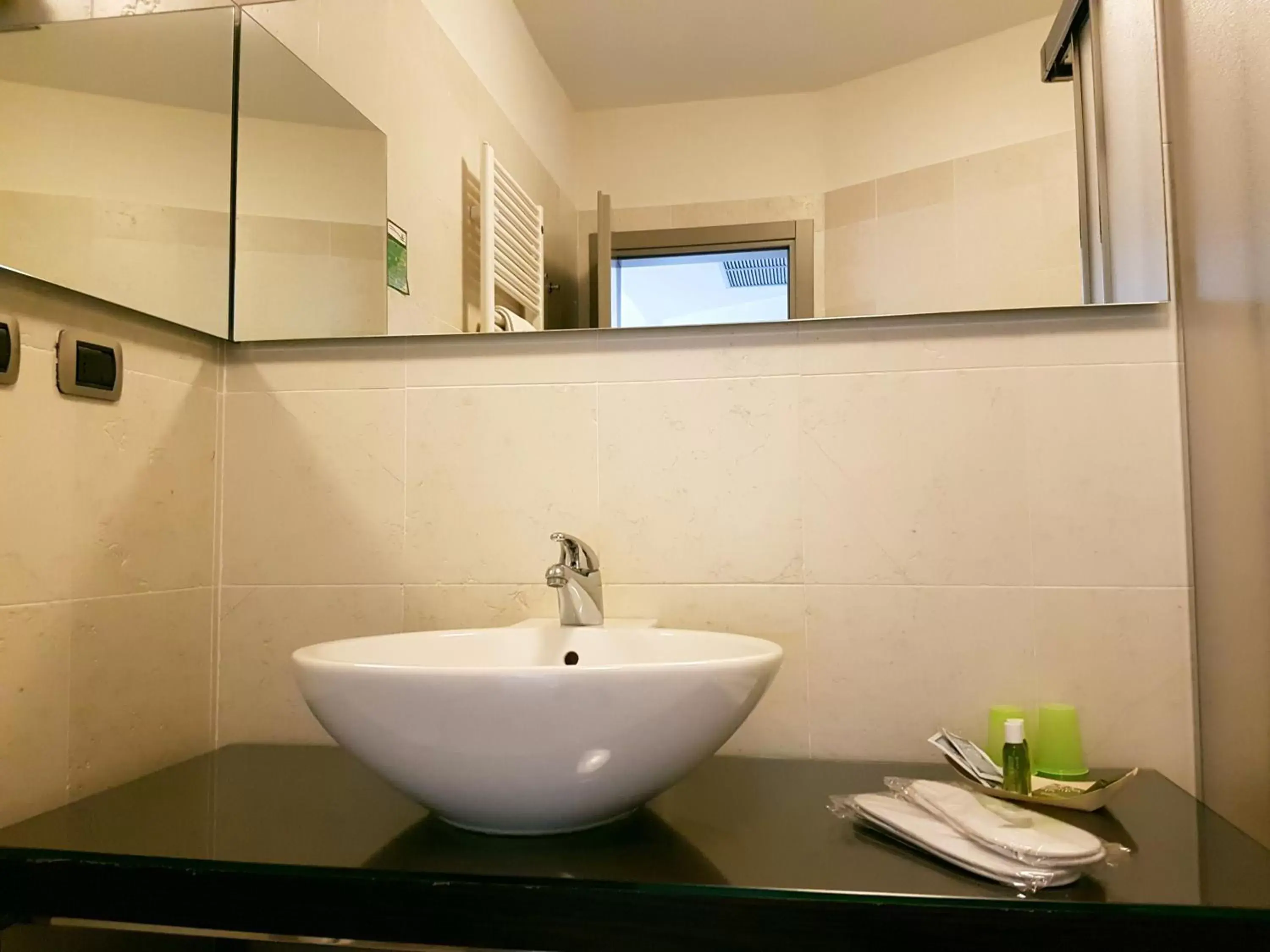 Decorative detail, Bathroom in Locanda del Lago Rosmunda