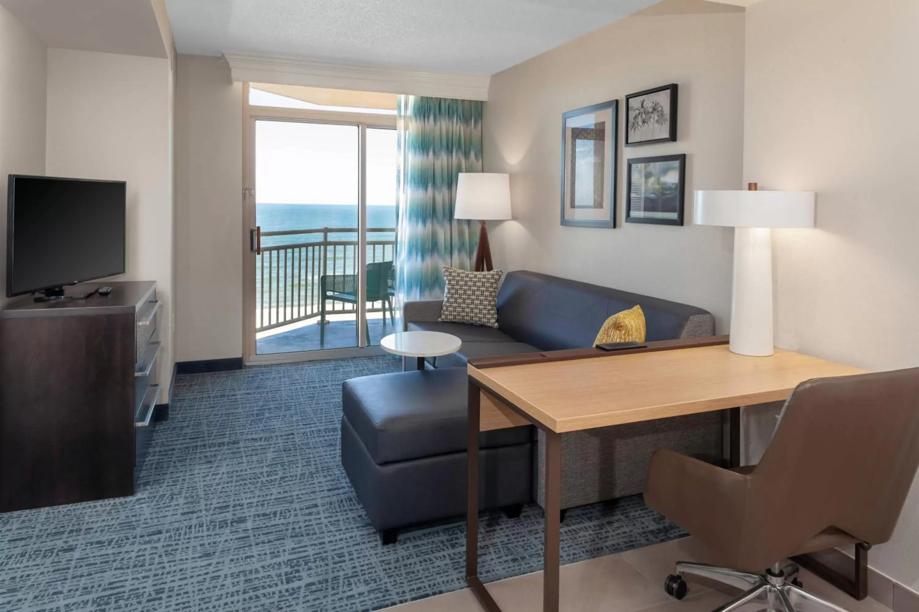 Living room, Seating Area in Residence Inn By Marriott Virginia Beach Oceanfront
