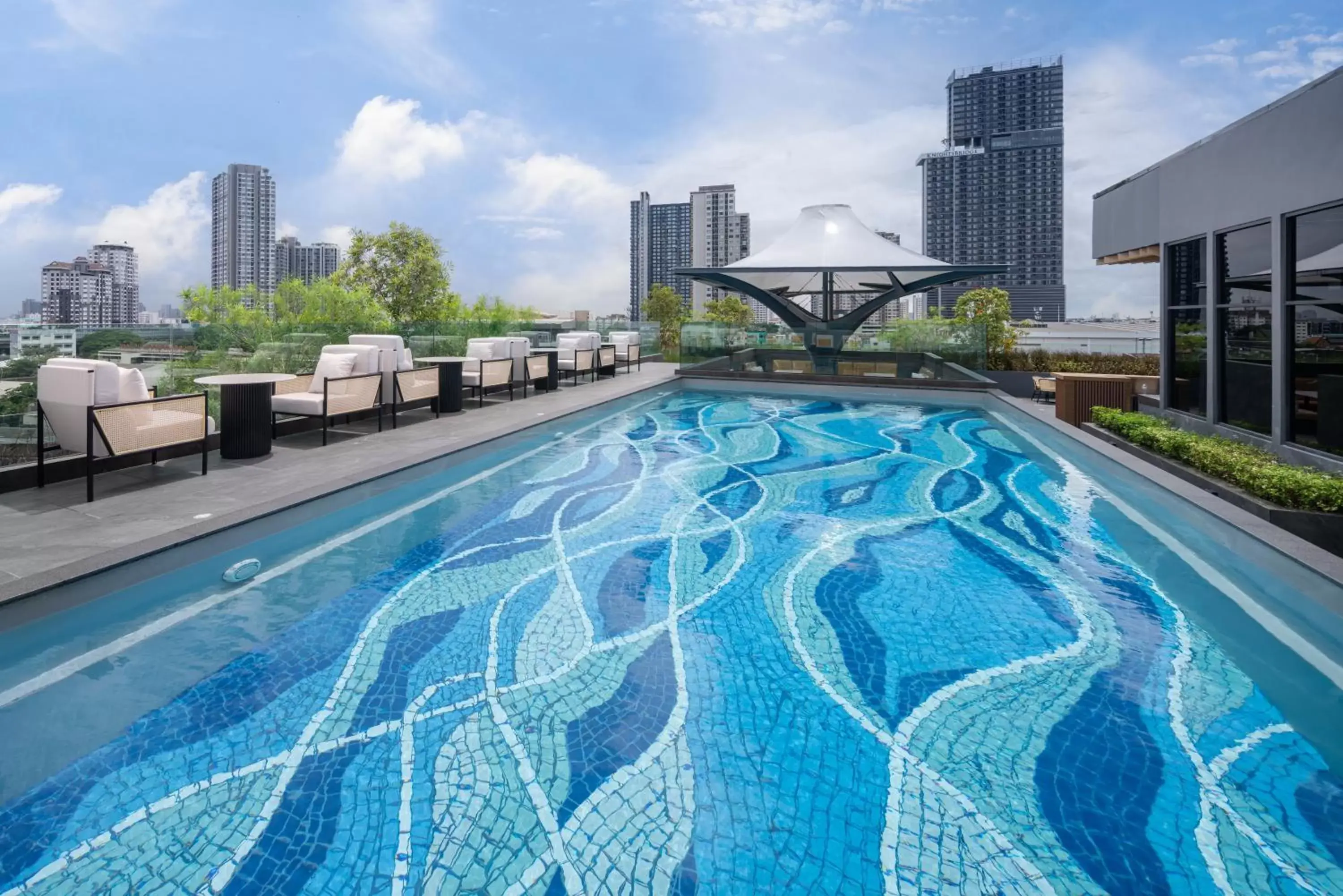 Swimming Pool in Ramada Plaza by Wyndham Bangkok Sukhumvit 48