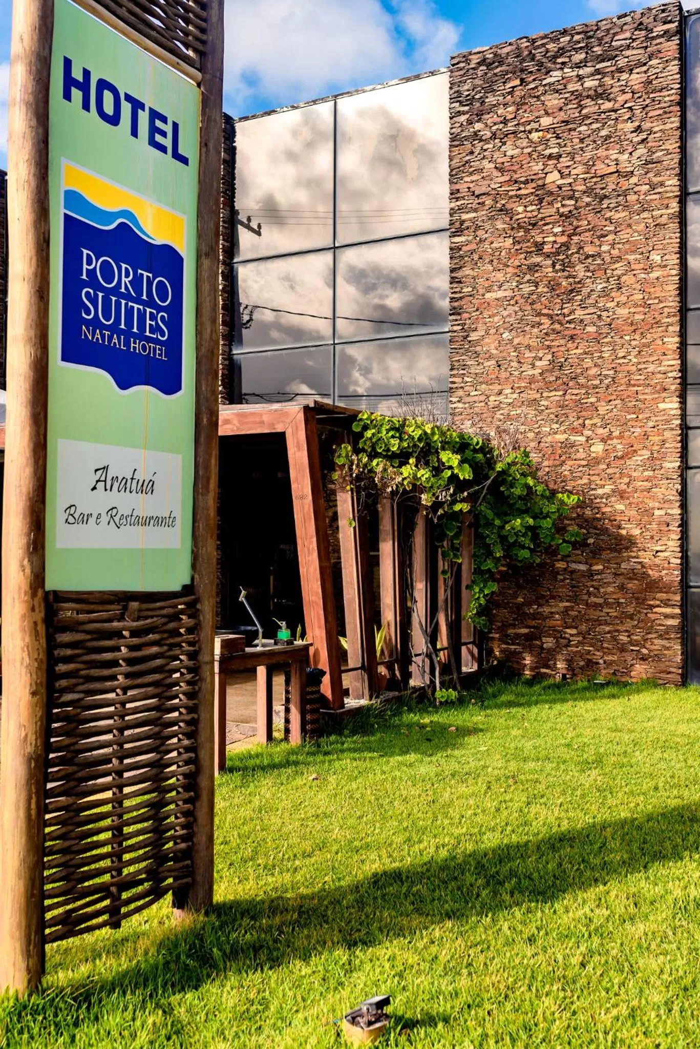 Facade/entrance in Porto Suítes Natal Hotel