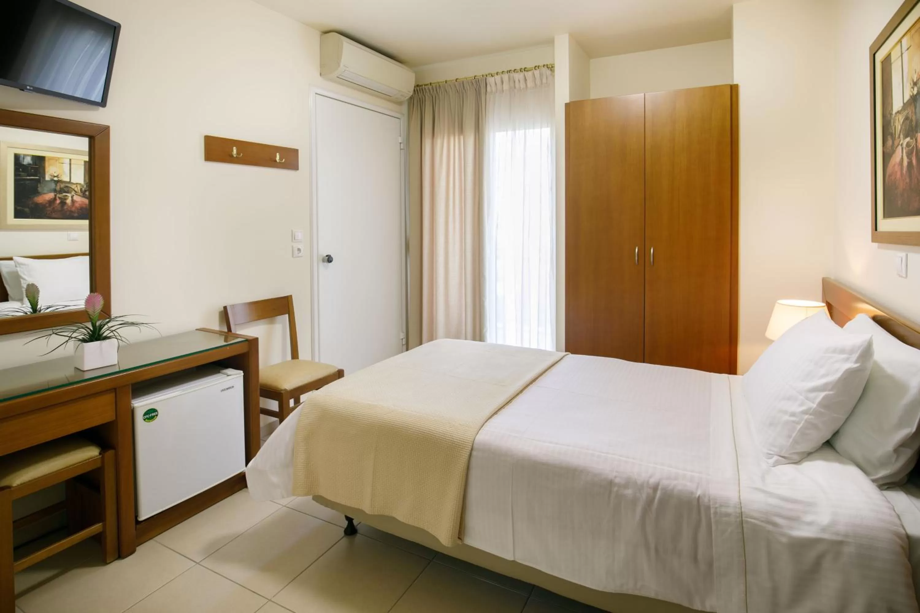 Bed in Hotel ΑΤΗΙΝΑ