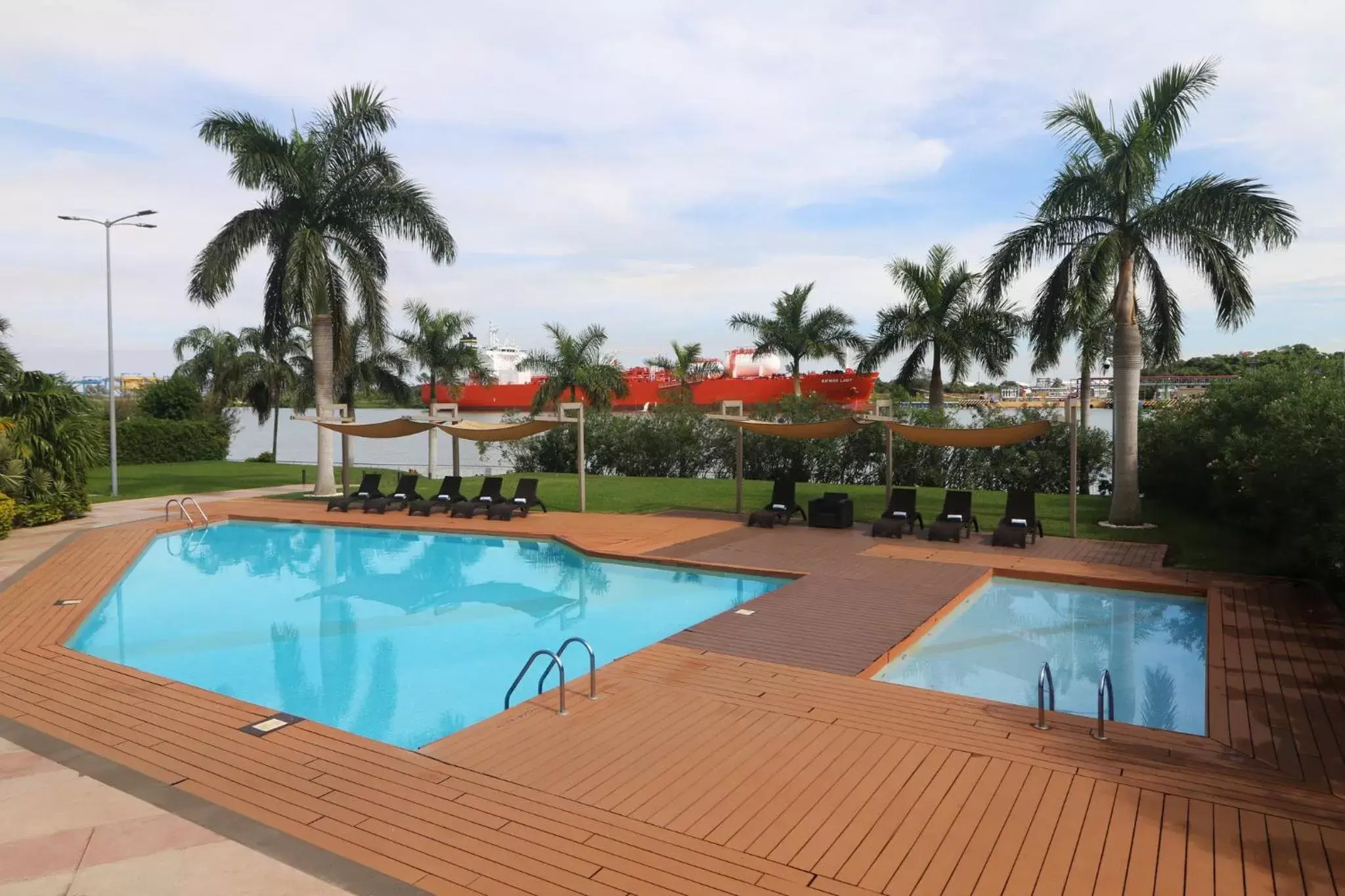 Swimming Pool in Holiday Inn Express - Tuxpan, an IHG Hotel
