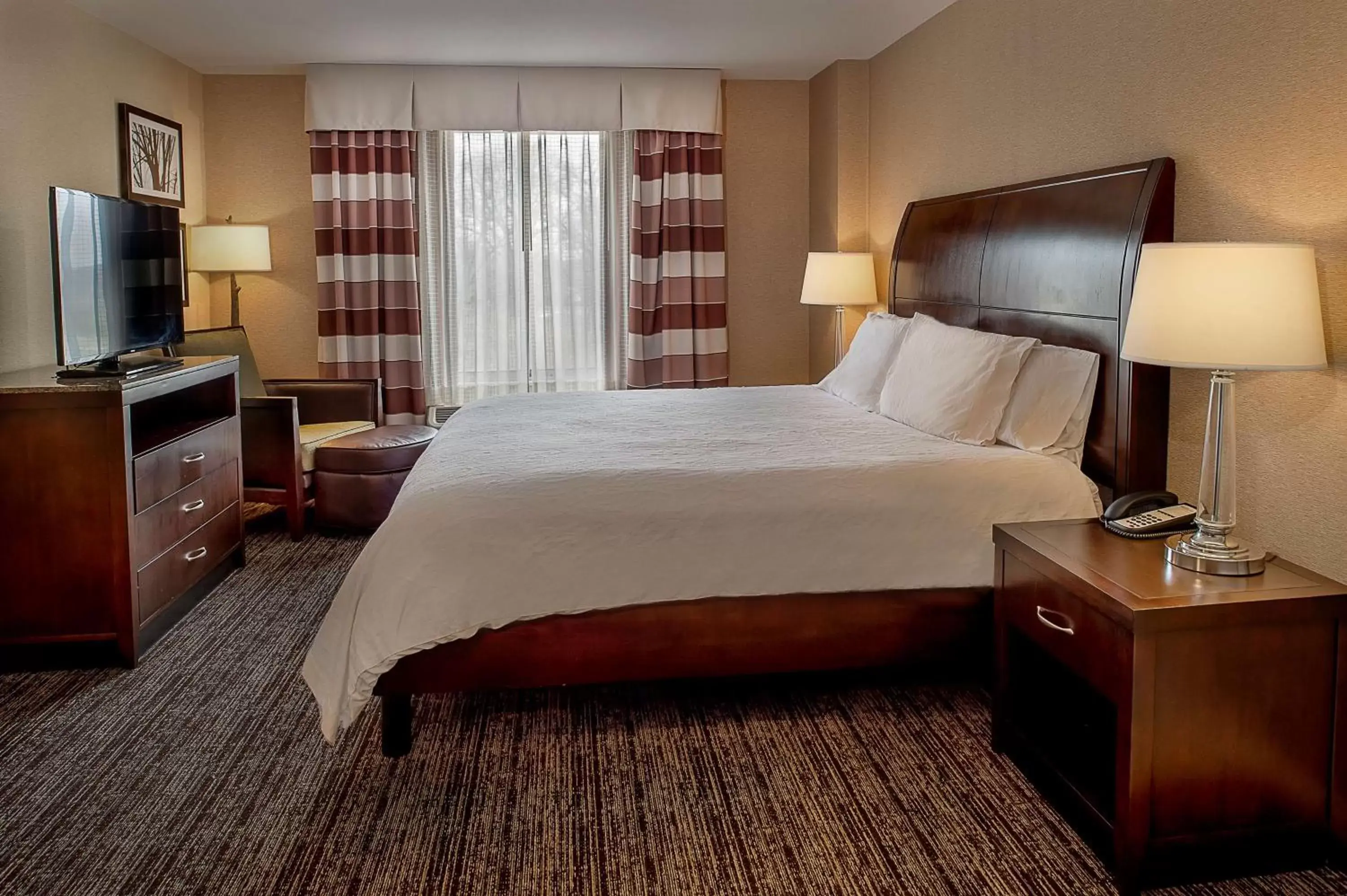 Bedroom, Bed in Hilton Garden Inn St. Louis Airport