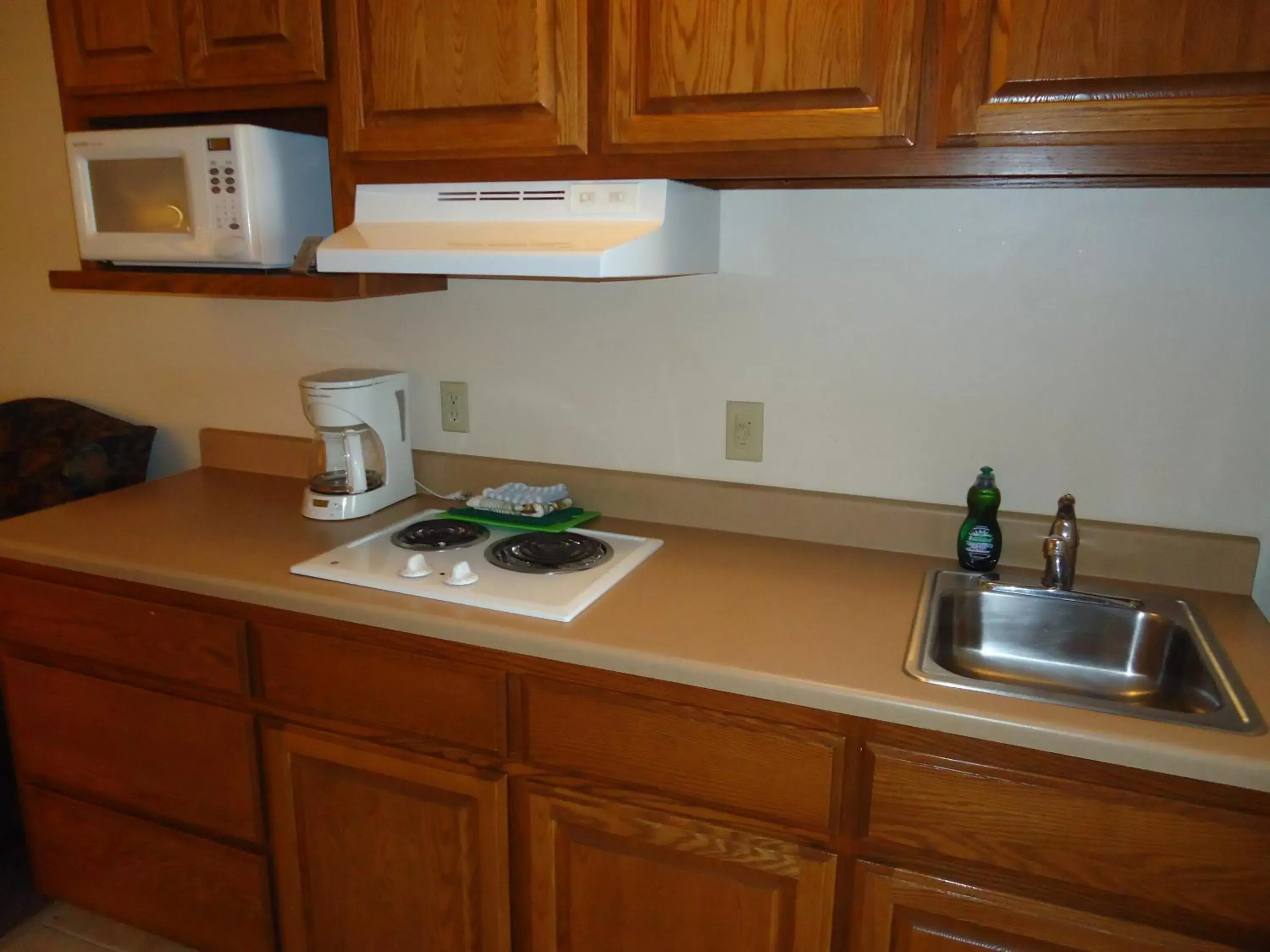 Kitchen or kitchenette, Kitchen/Kitchenette in TownHouse Extended Stay Hotel Downtown