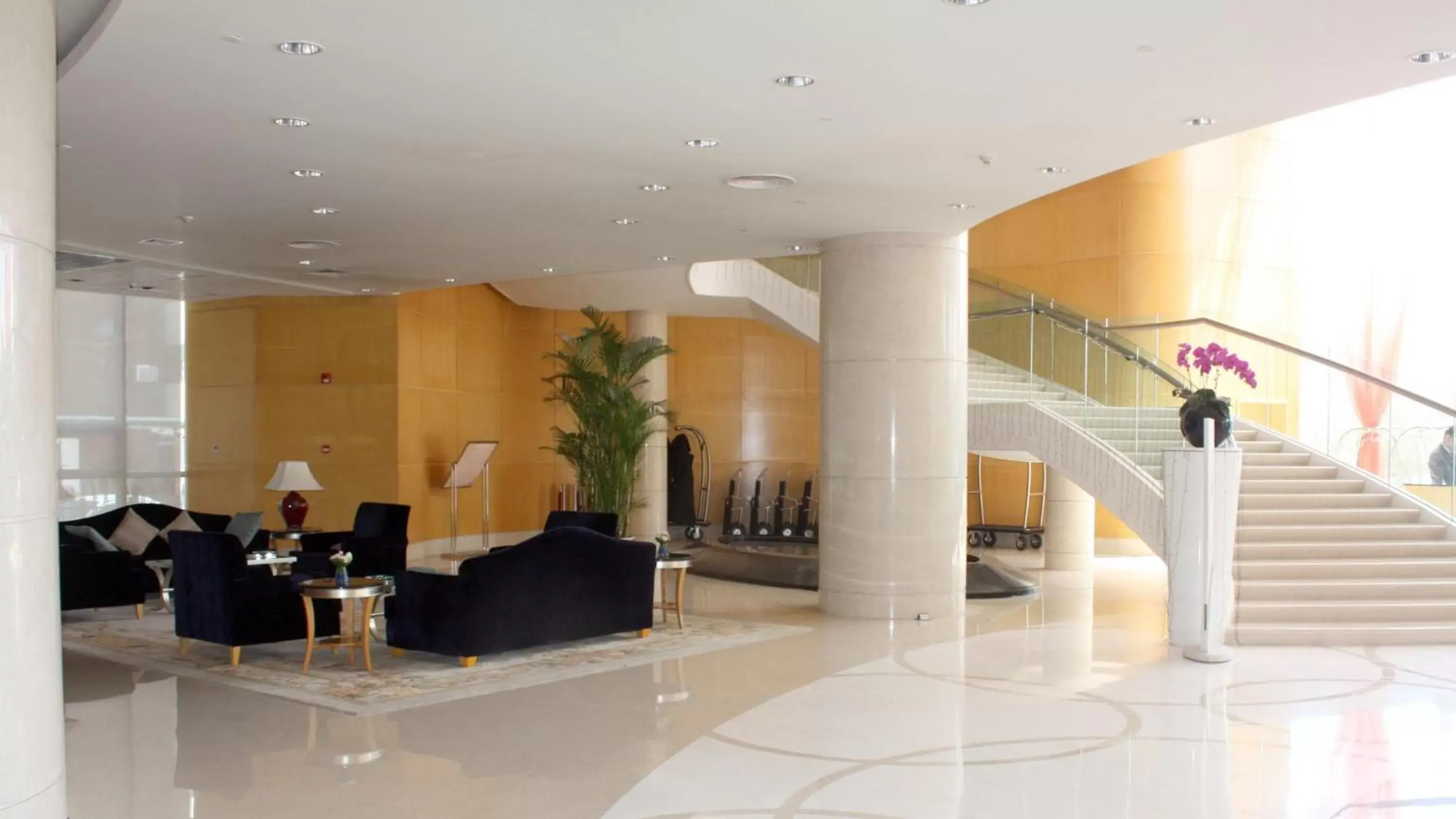 Property building, Lobby/Reception in Holiday Inn Tianjin Riverside, an IHG Hotel