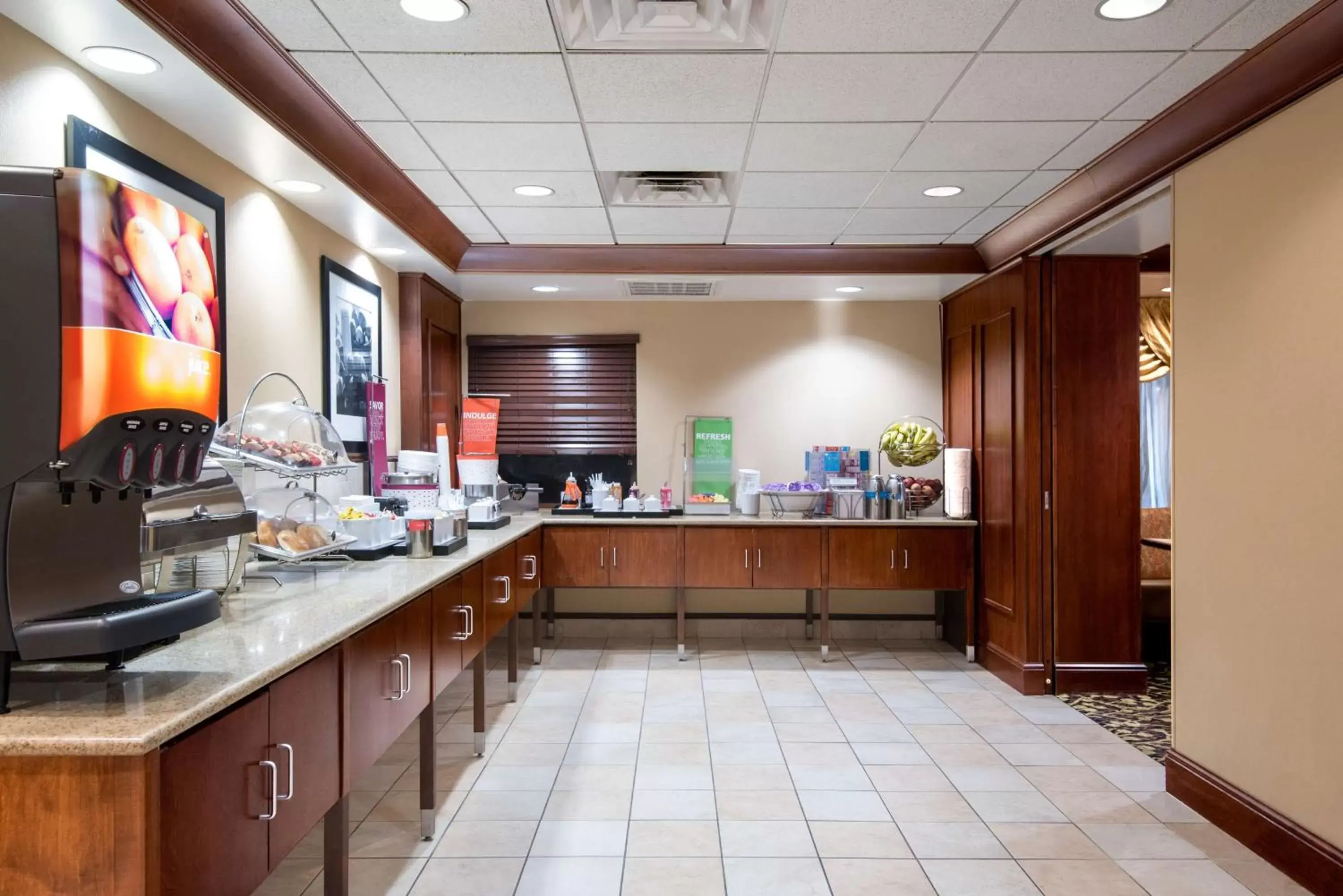 Breakfast, Restaurant/Places to Eat in Hampton Inn Roanoke/Hollins - I-81