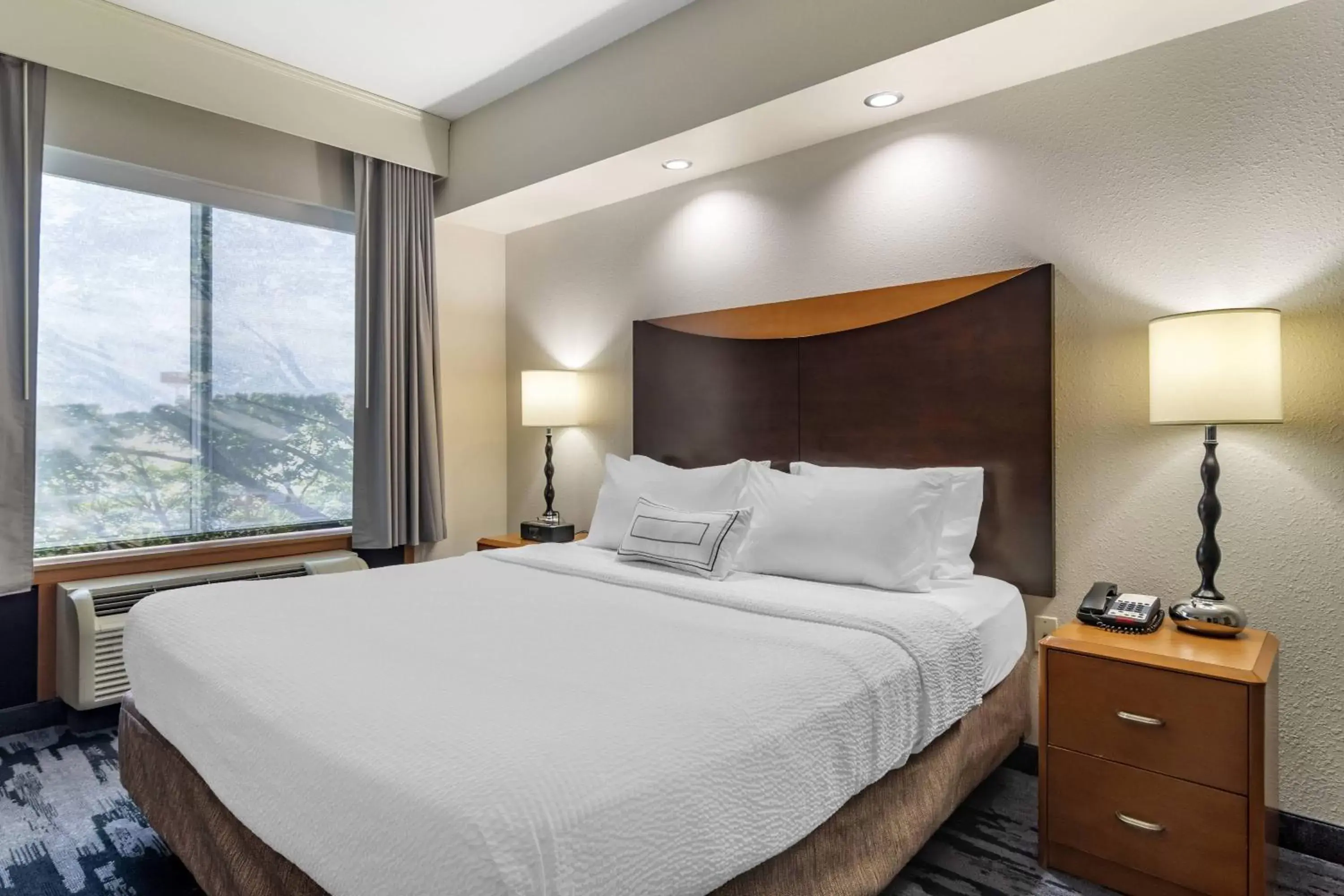 Bedroom, Bed in Fairfield Inn & Suites by Marriott Commerce