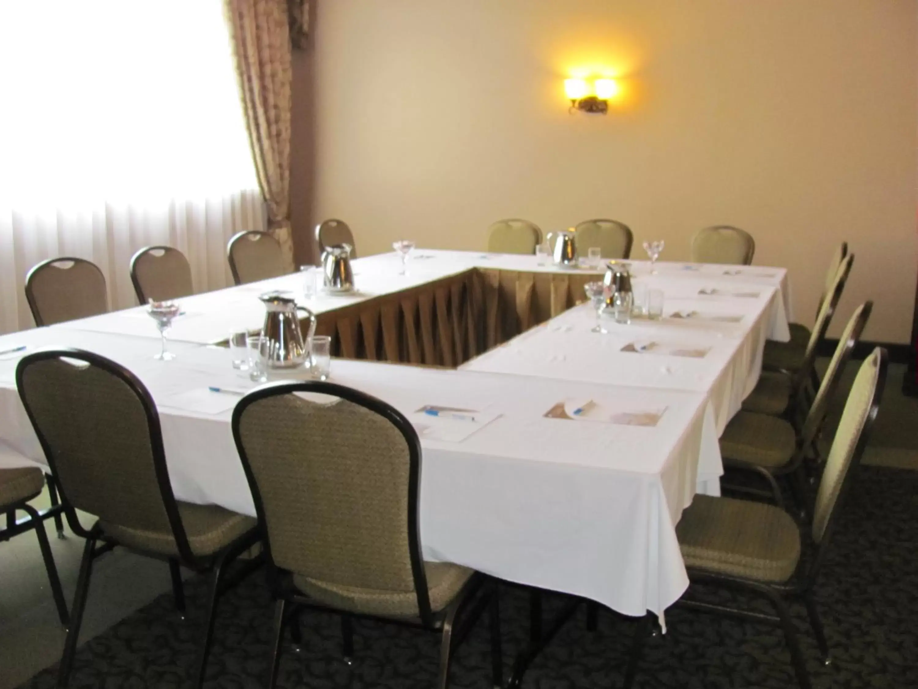 Day, Business Area/Conference Room in RiverRock Inn