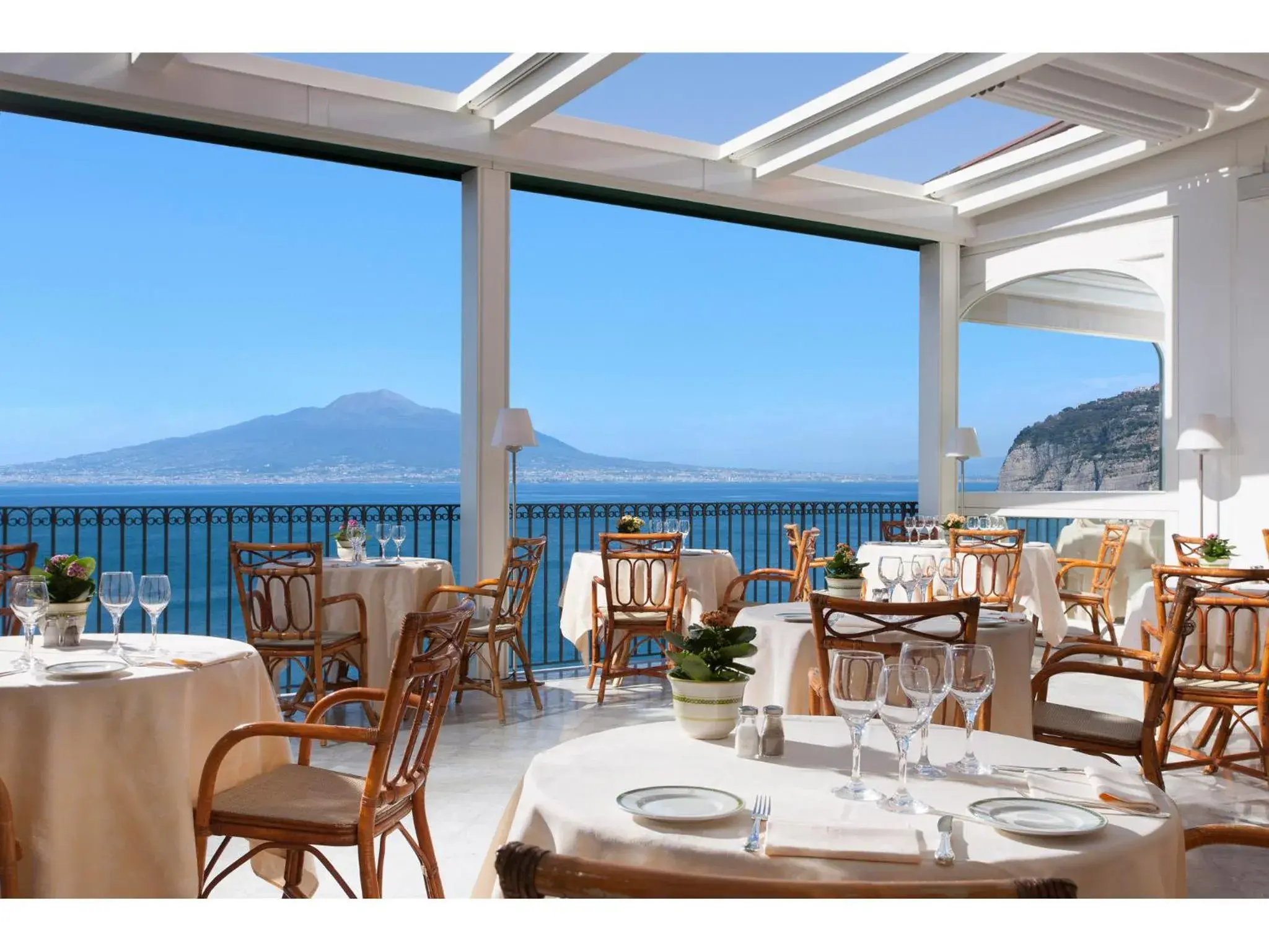 Restaurant/places to eat in Grand Hotel Ambasciatori Restaurant/places to eat in Grand Hotel Ambasciatori