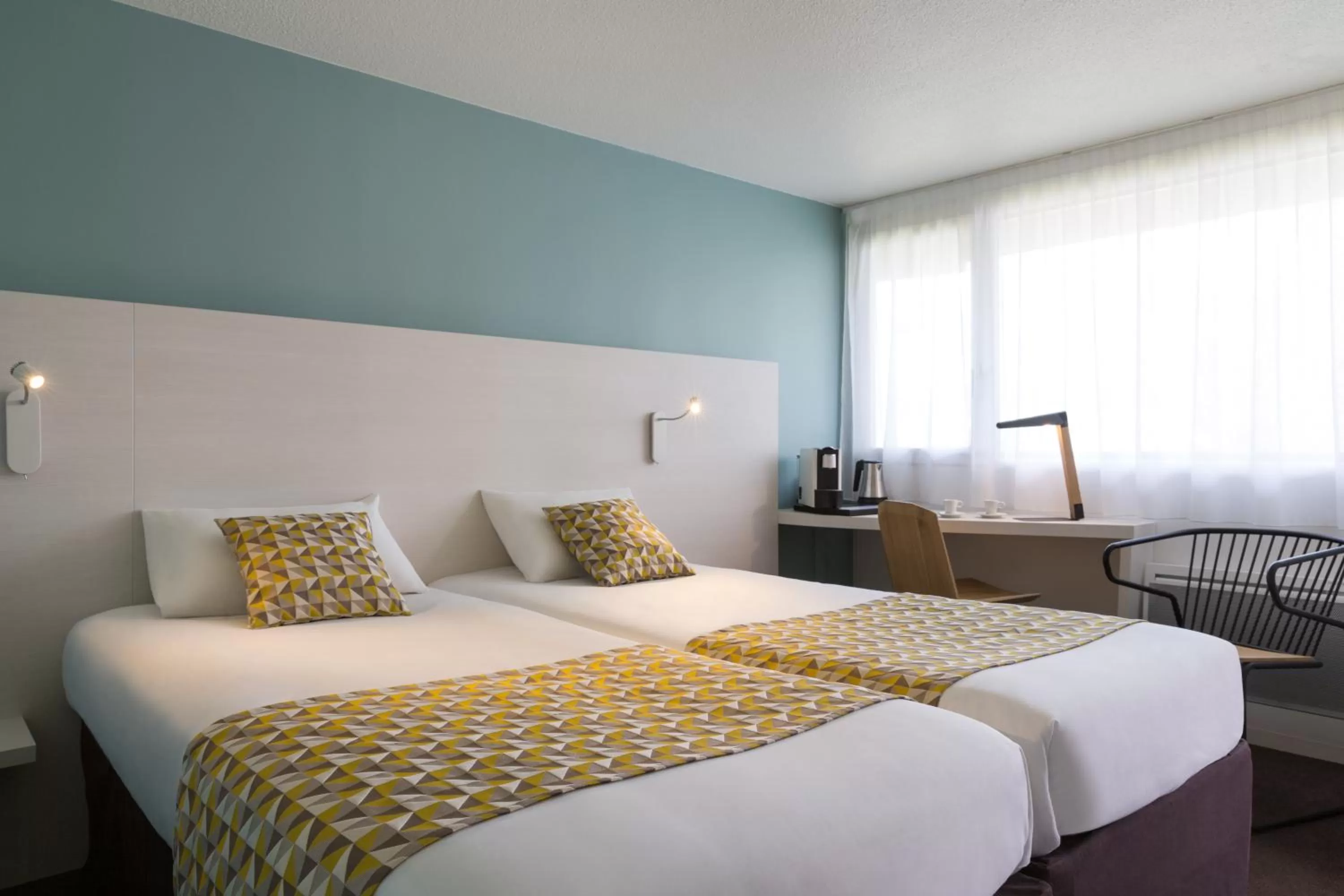 Bed in The Originals City, Hôtel Annecy Aéroport (Inter-Hotel)