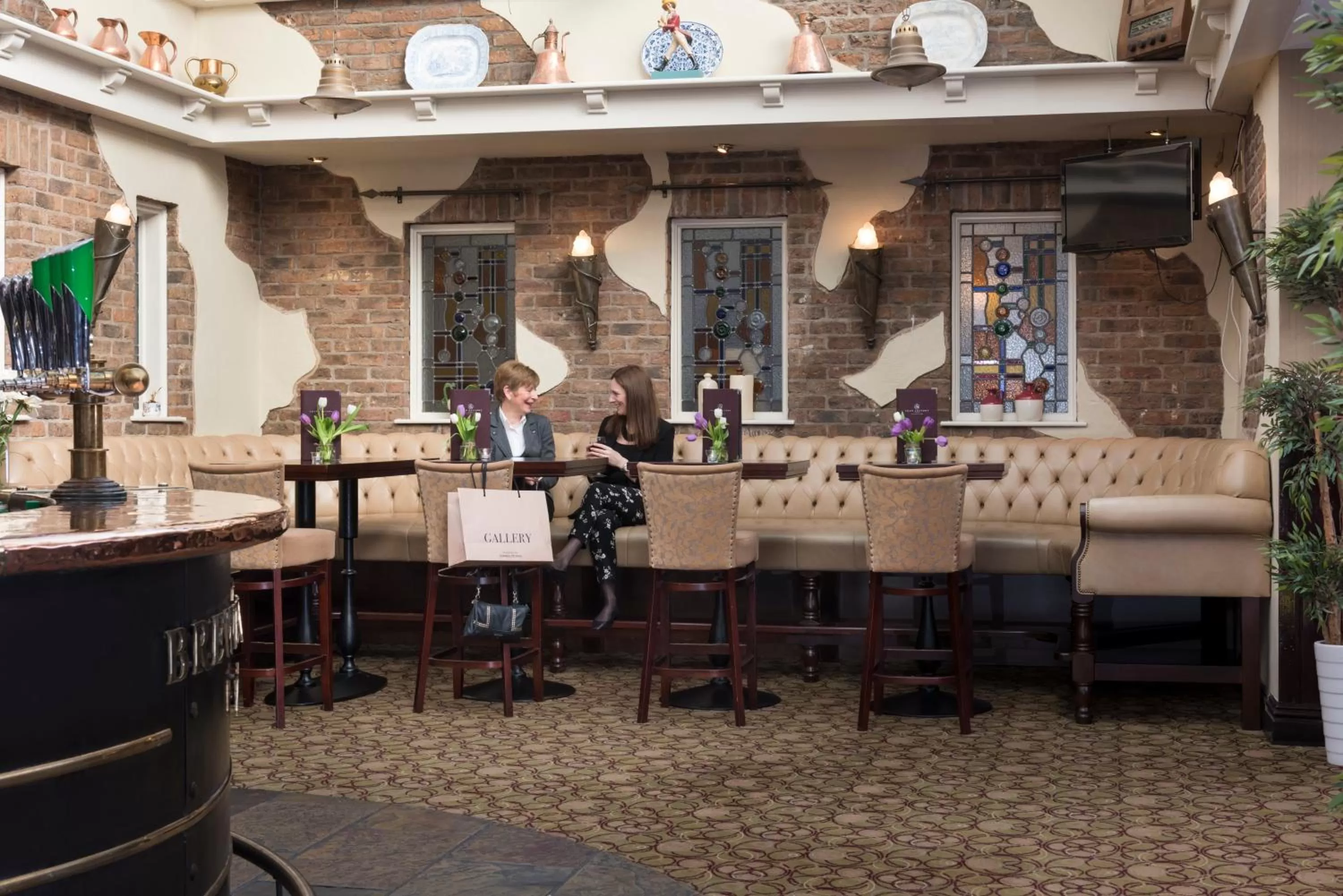 Restaurant/places to eat in Four Seasons Hotel & Leisure Club